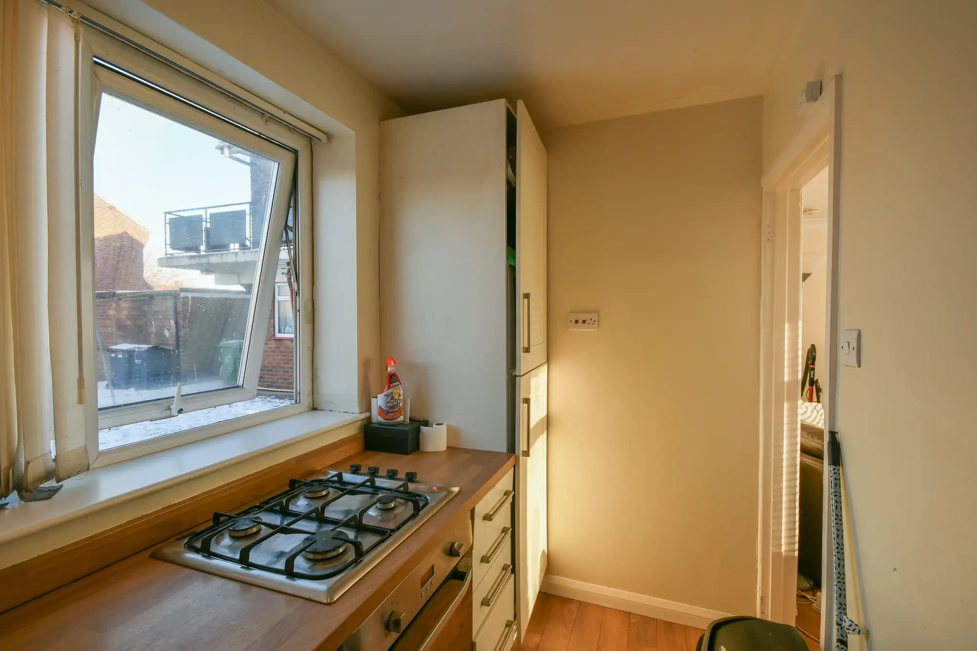 property photo 4 of 12