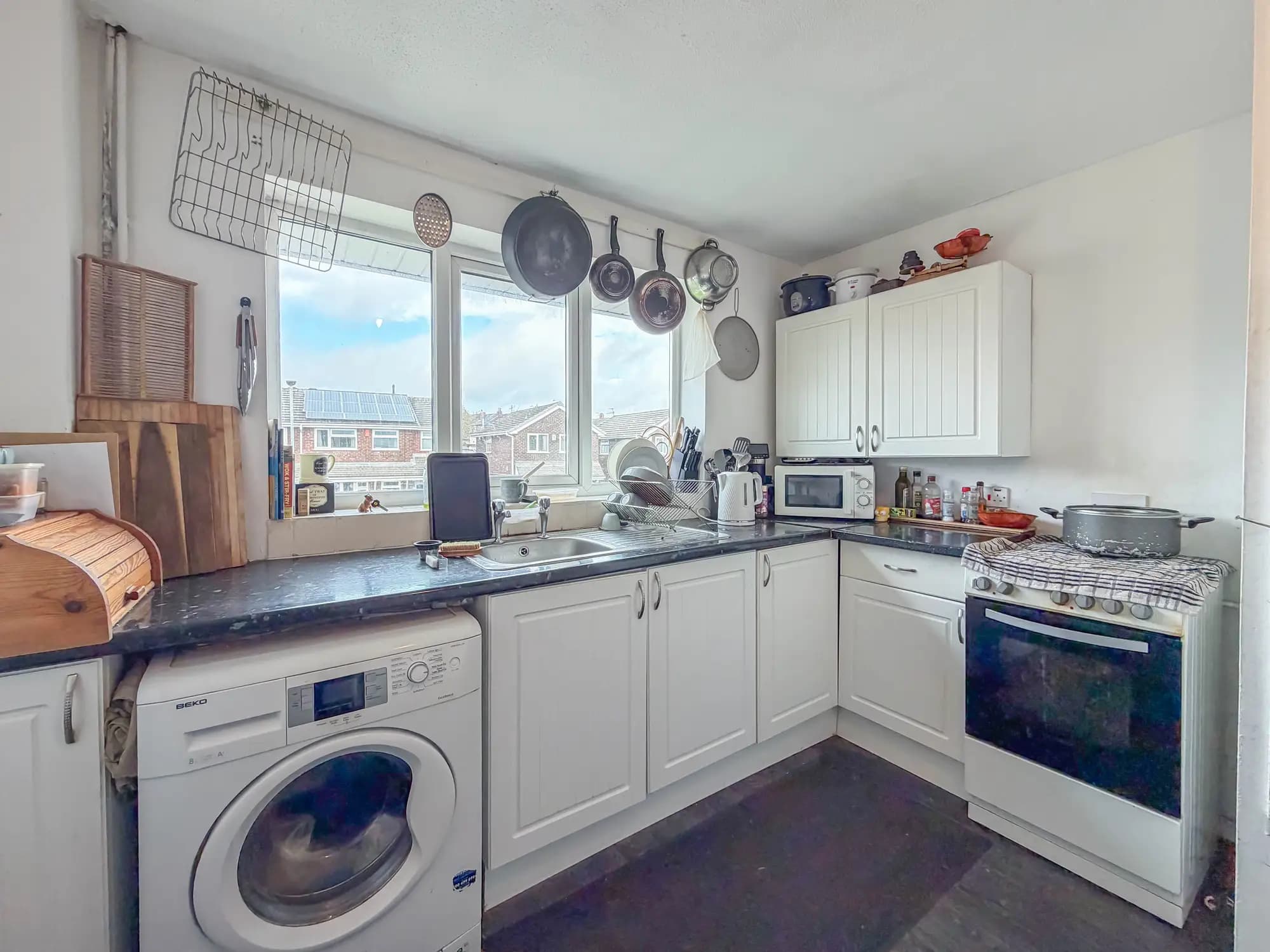 property photo 6 of 19
