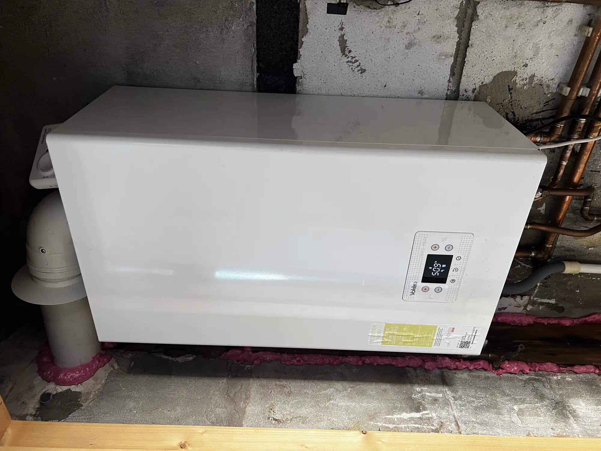 property photo 8 of 16