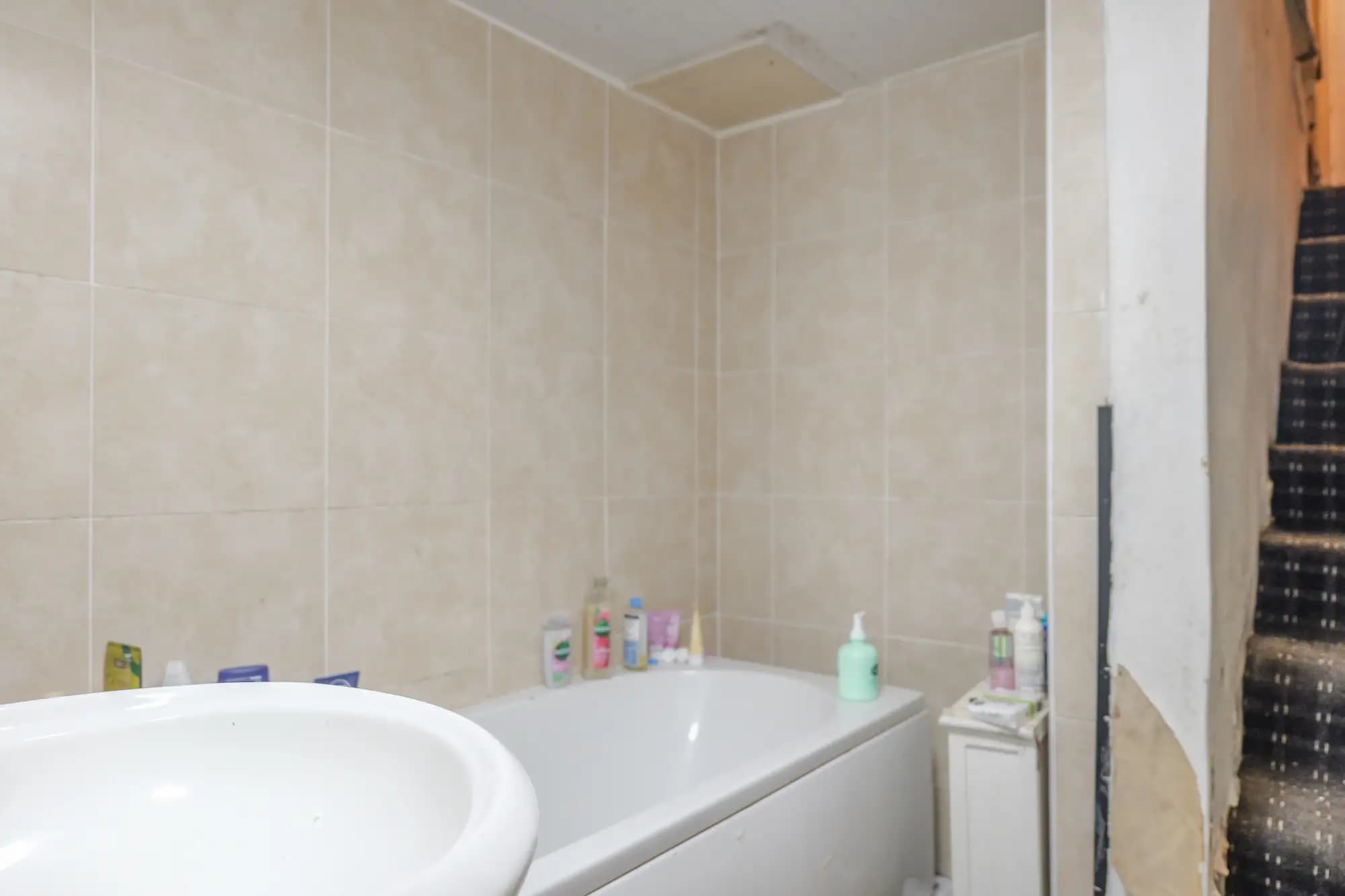 property photo 8 of 14