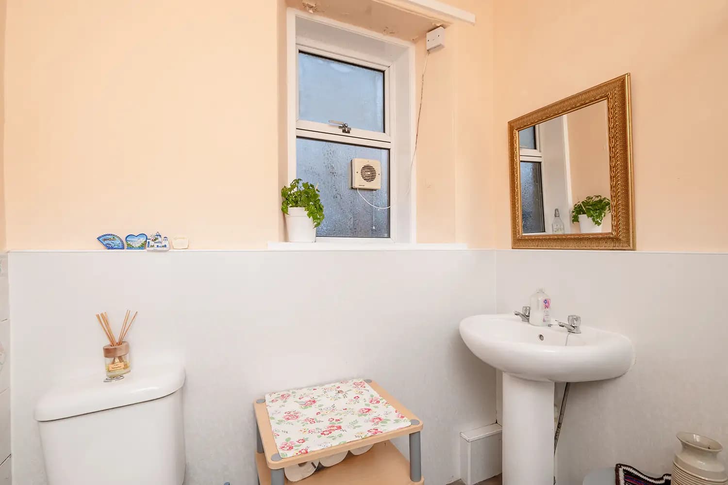 property photo 9 of 19