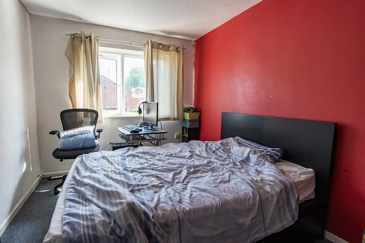 property photo 11 of 17