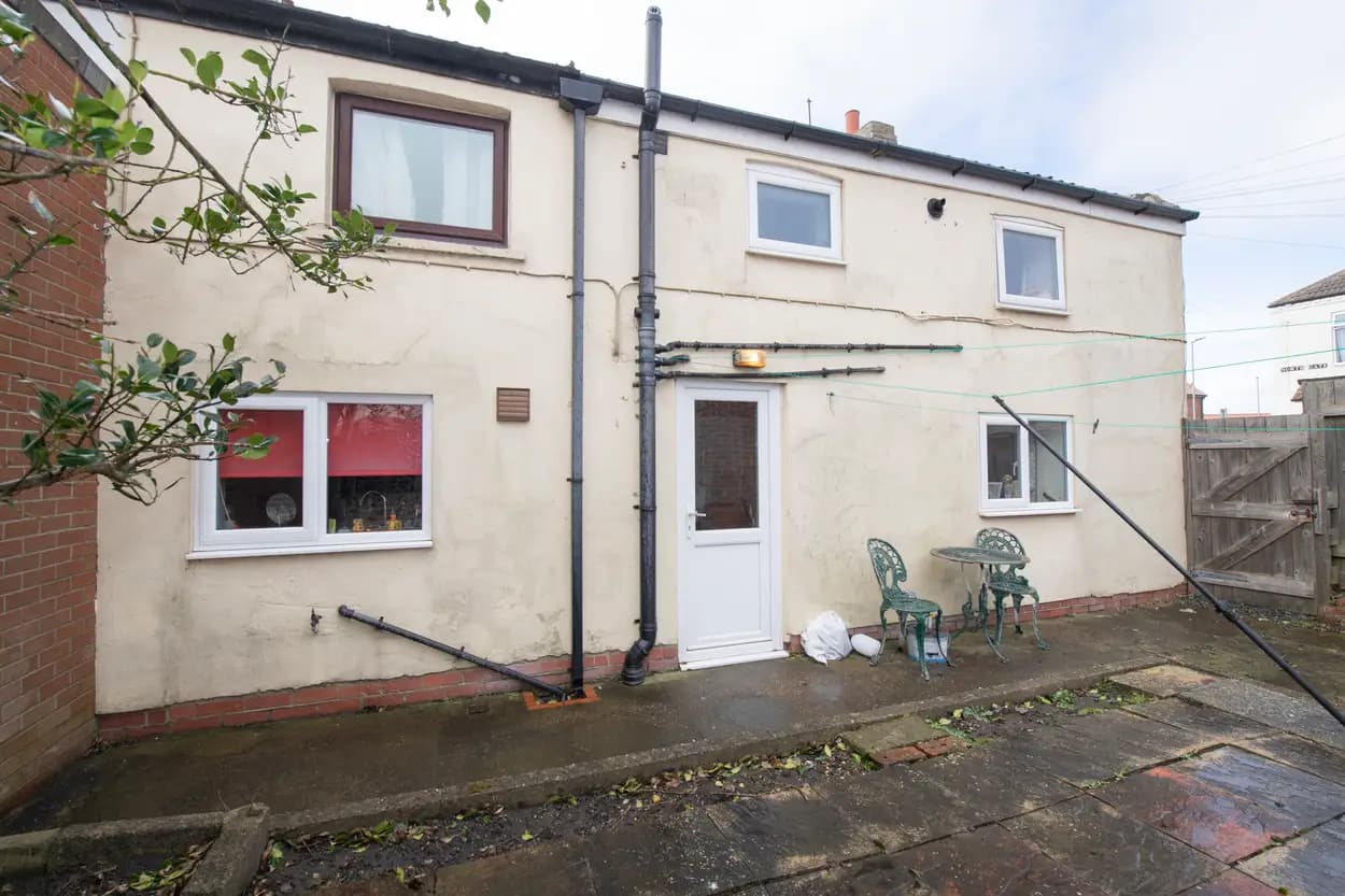 property photo 7 of 15