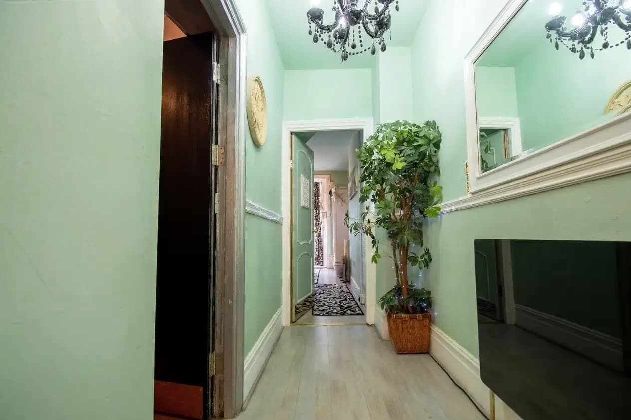 property photo 27 of 35