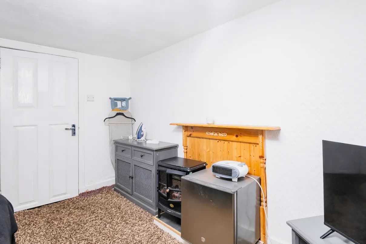 property photo 21 of 80