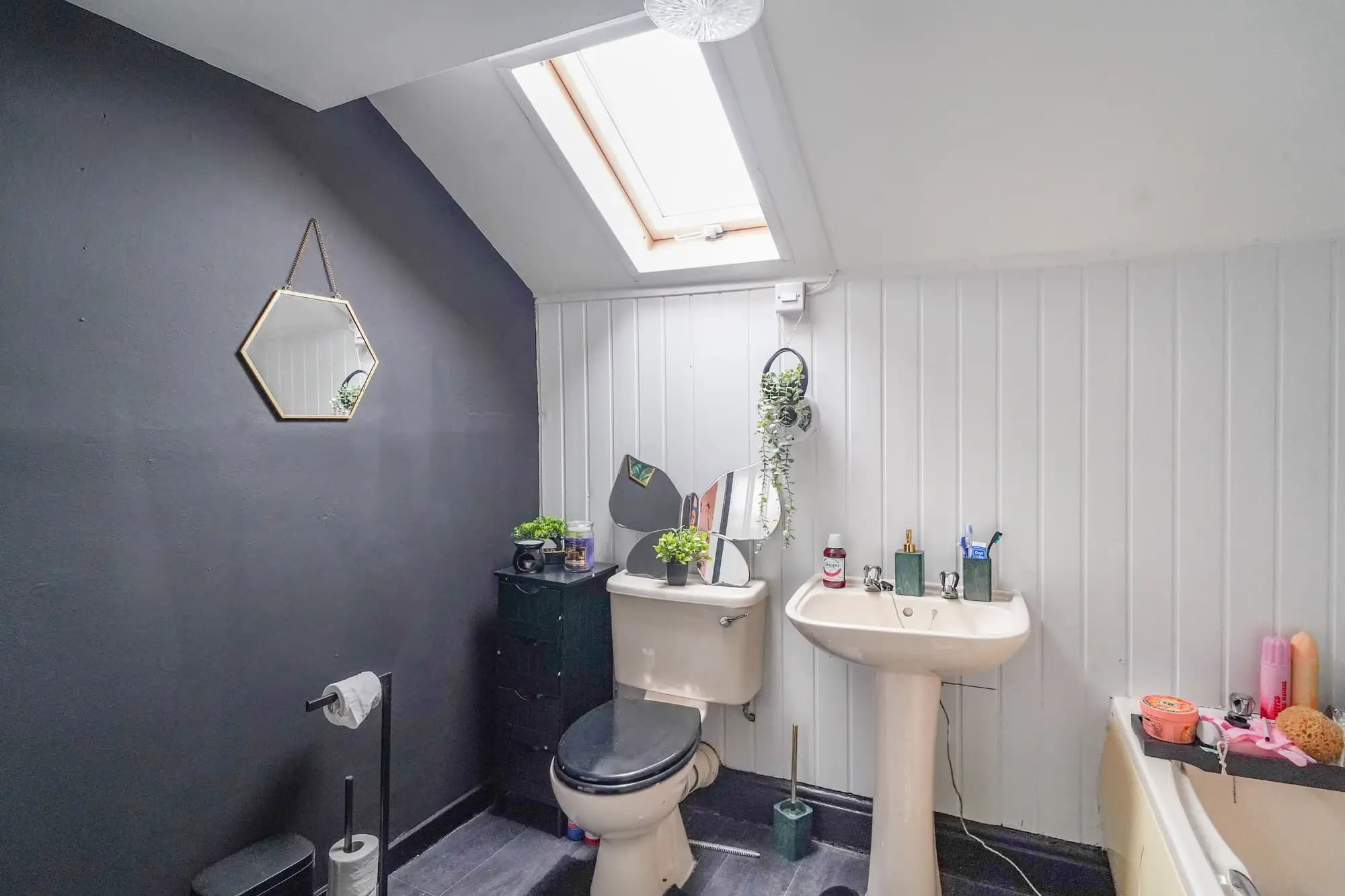 property photo 6 of 17