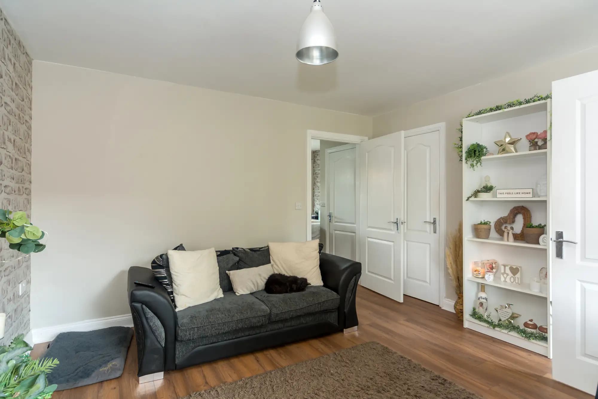 property photo 5 of 36