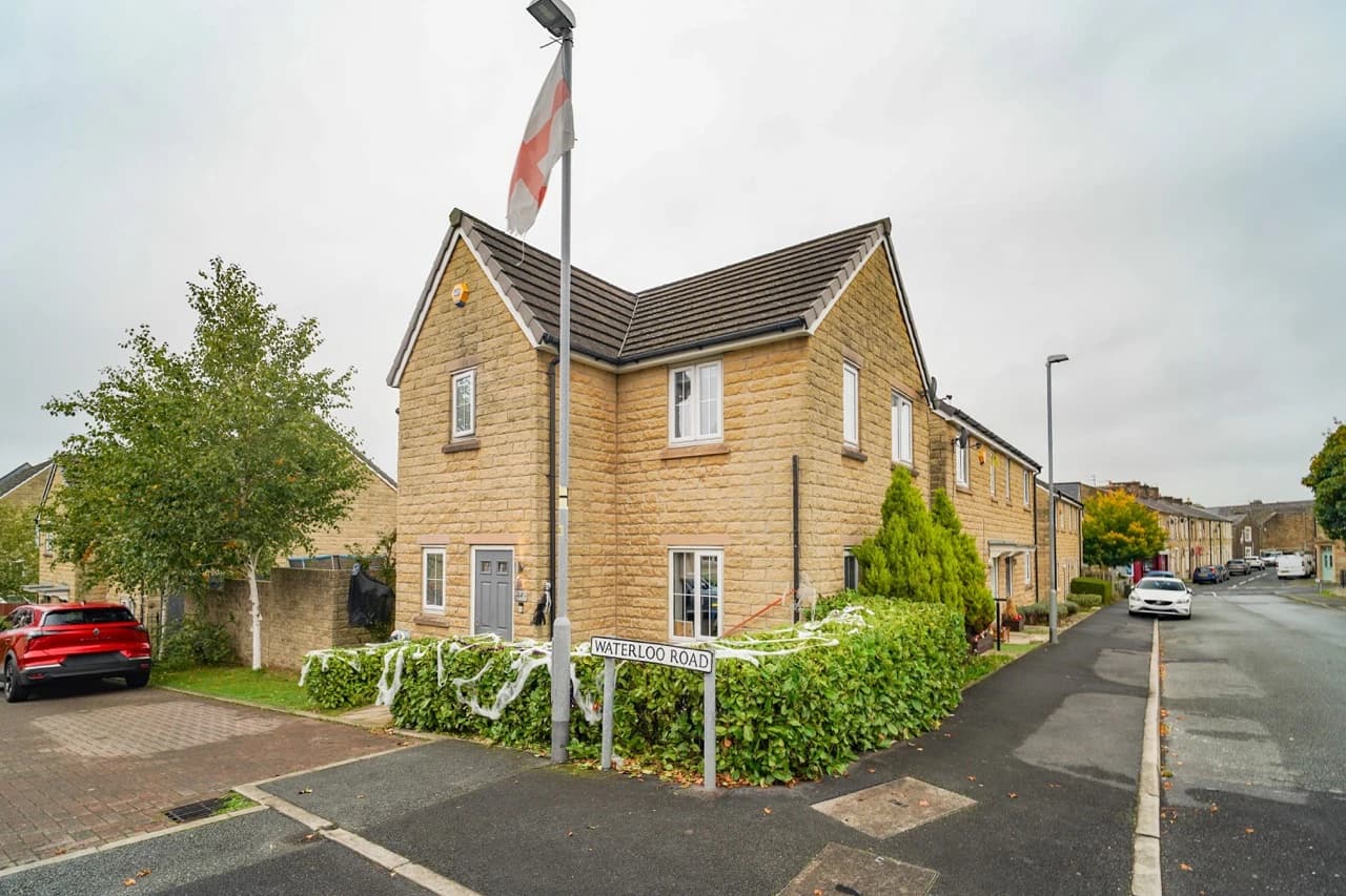 property photo 22 of 25
