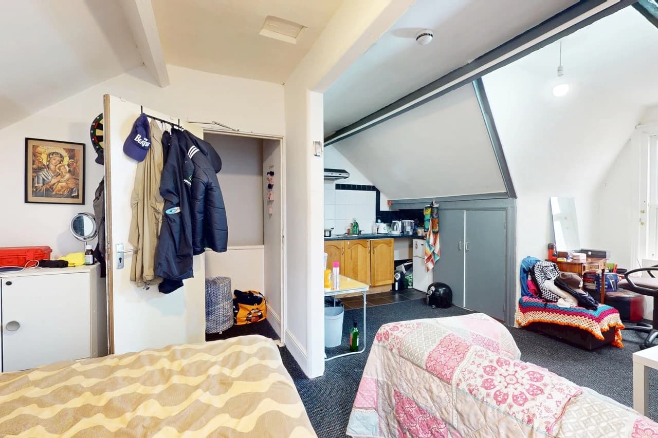 property photo 19 of 49