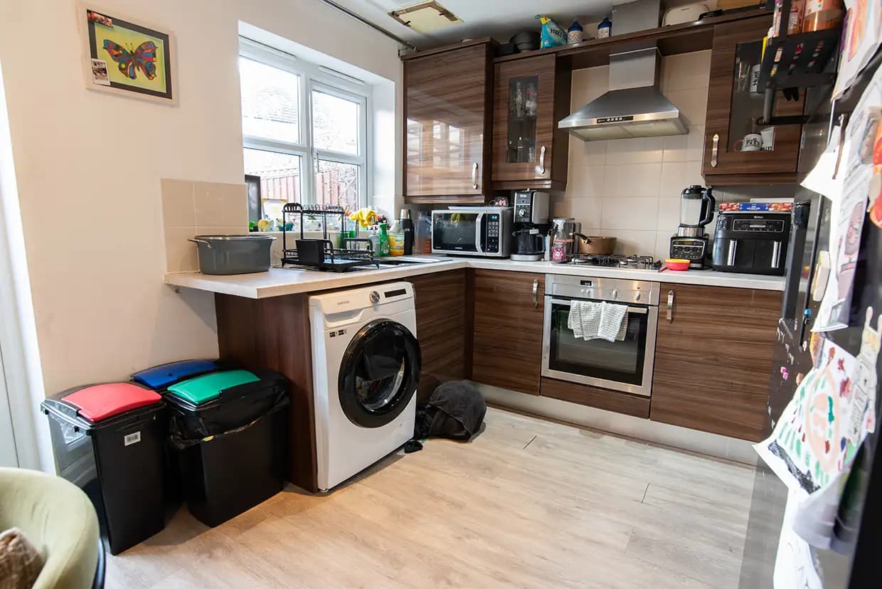 property photo 6 of 16