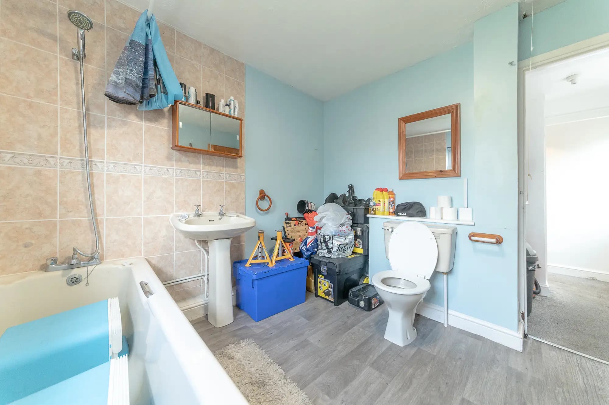 property photo 9 of 13