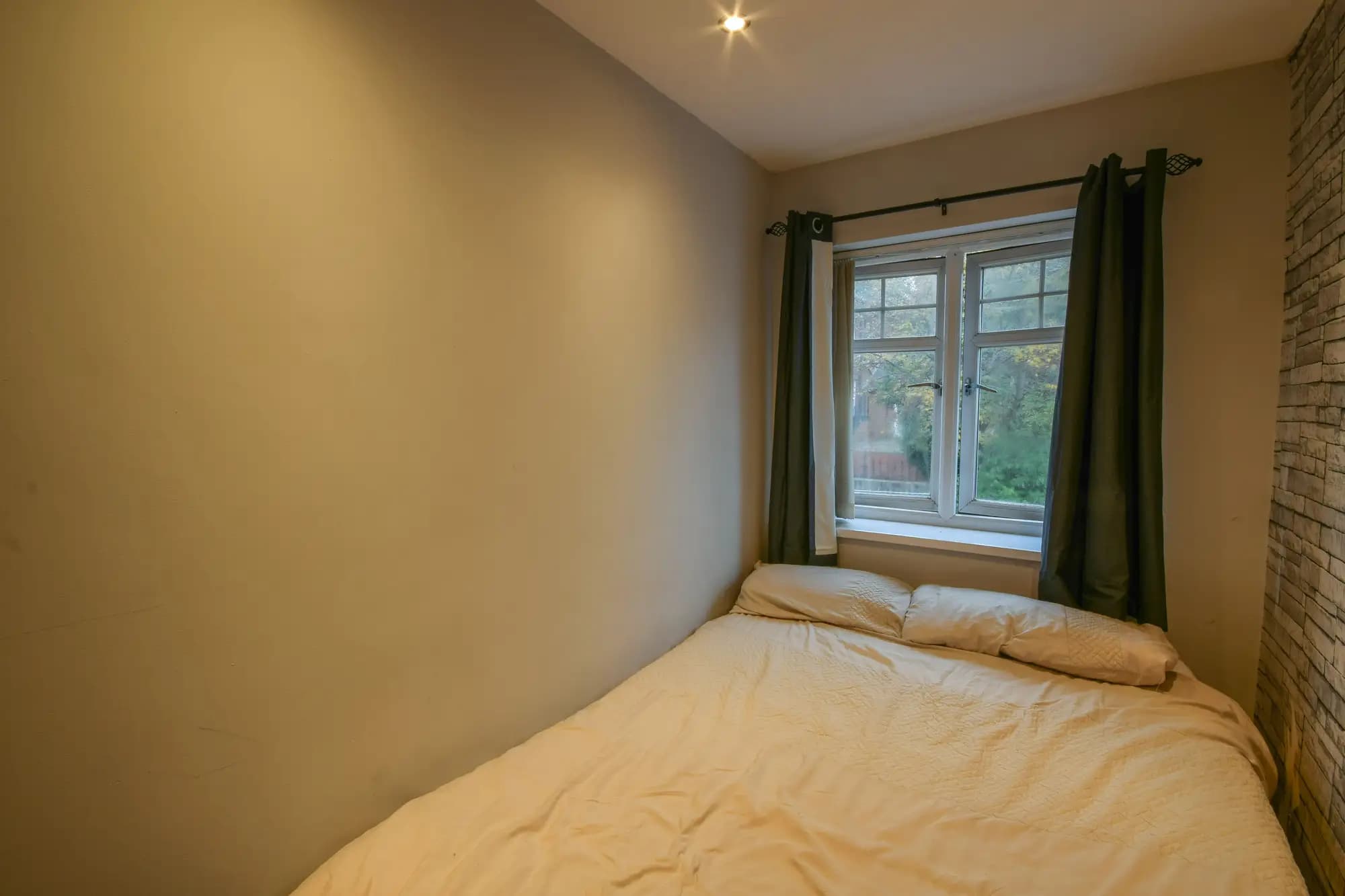 property photo 10 of 15