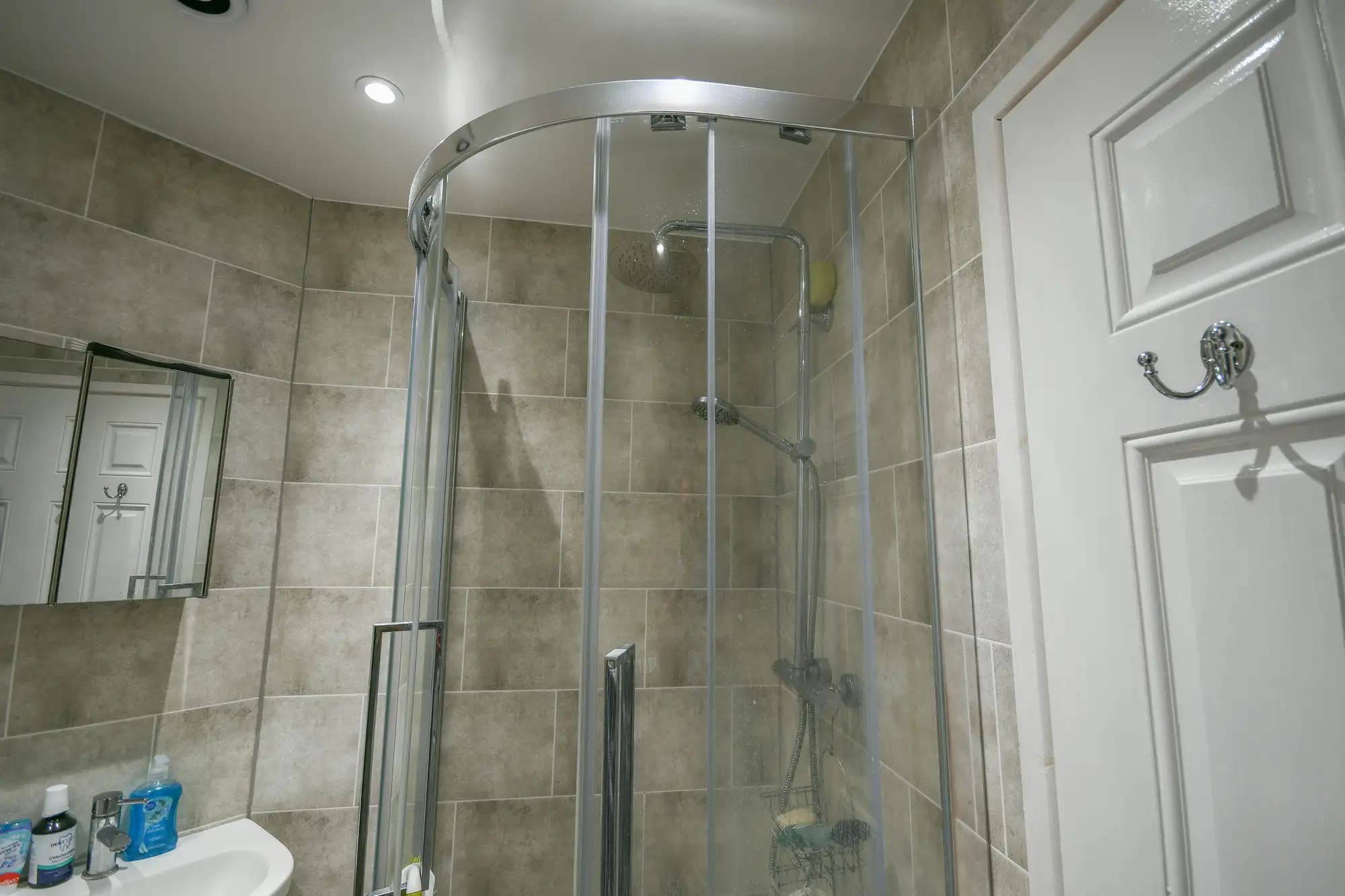 property photo 10 of 17