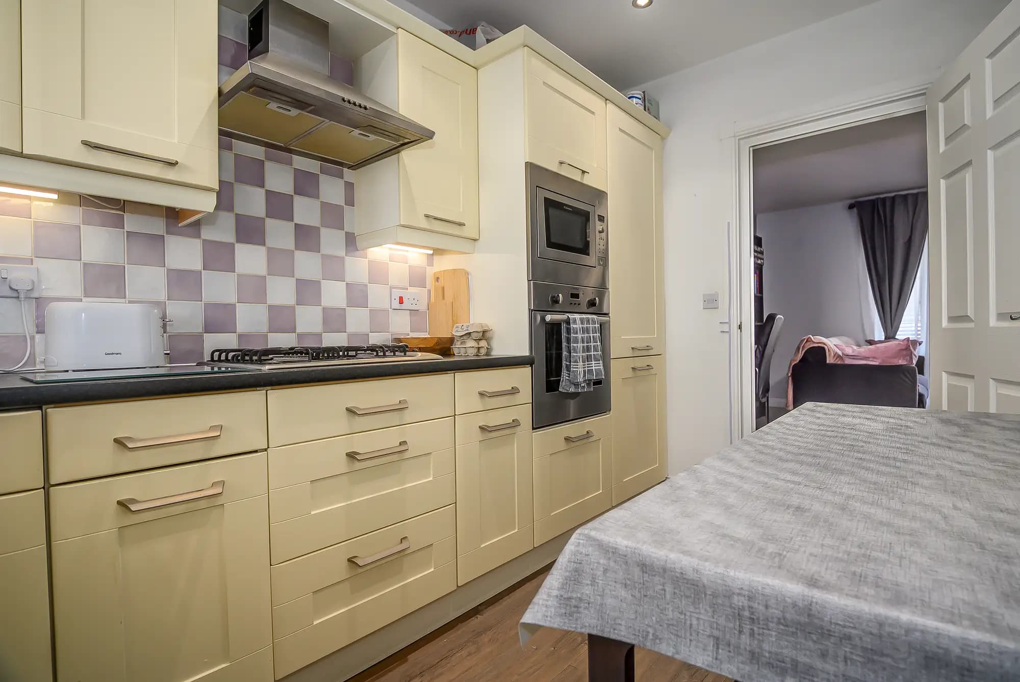 property photo 5 of 18