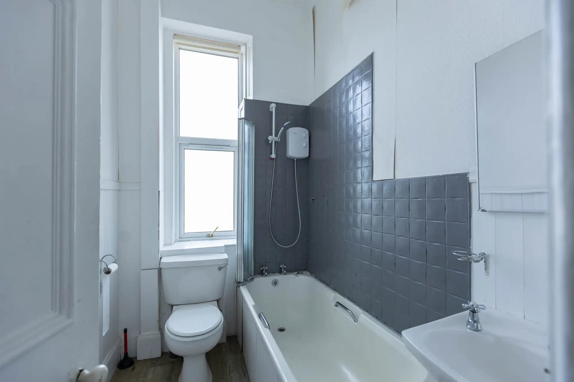 property photo 11 of 24