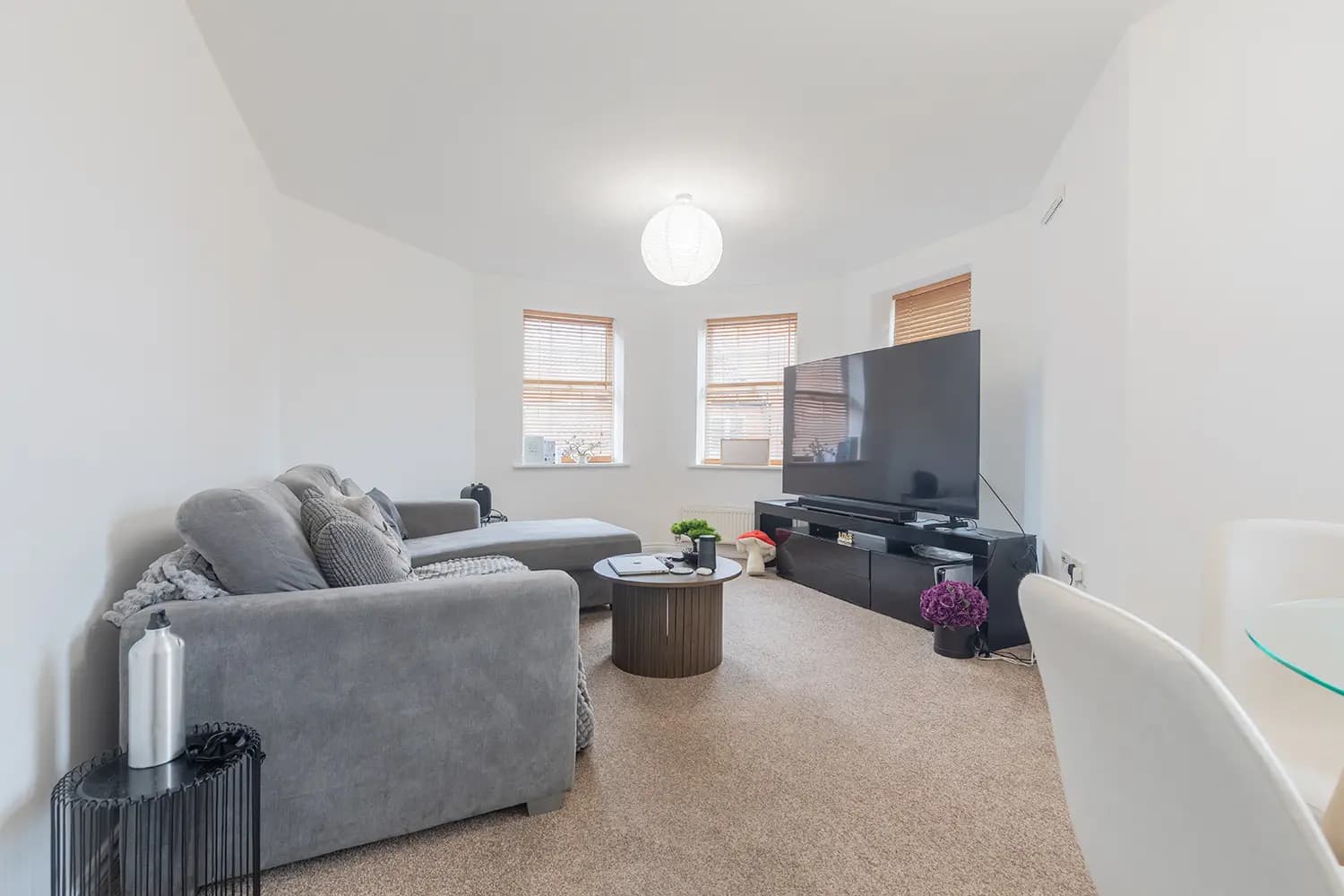 property photo 5 of 26