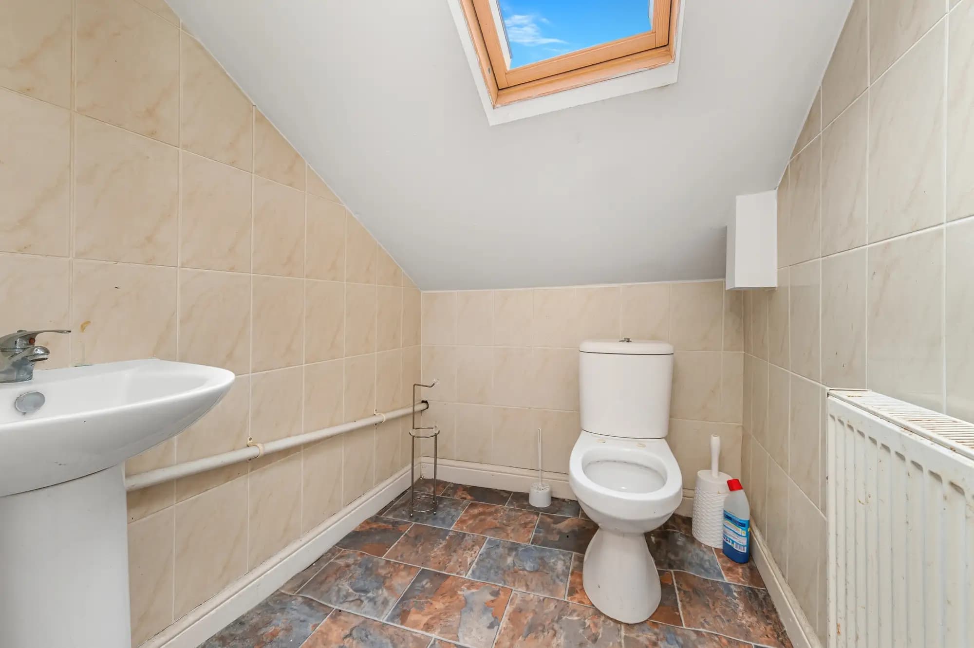 property photo 7 of 20