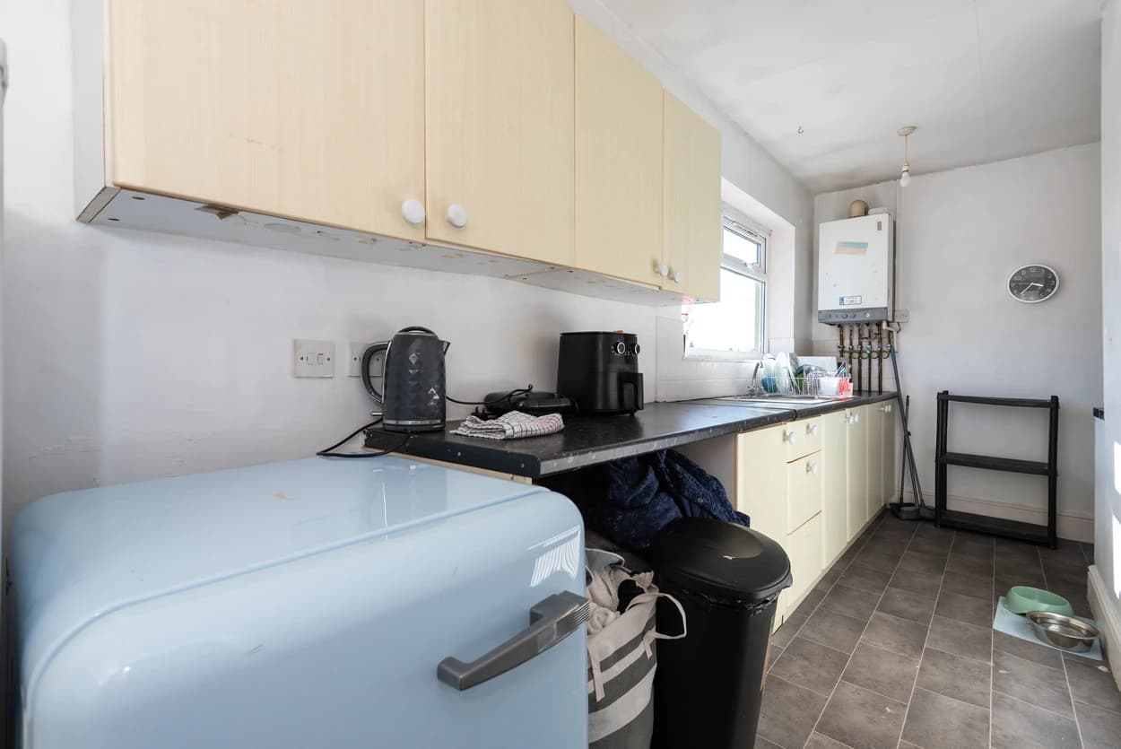 property photo 13 of 28