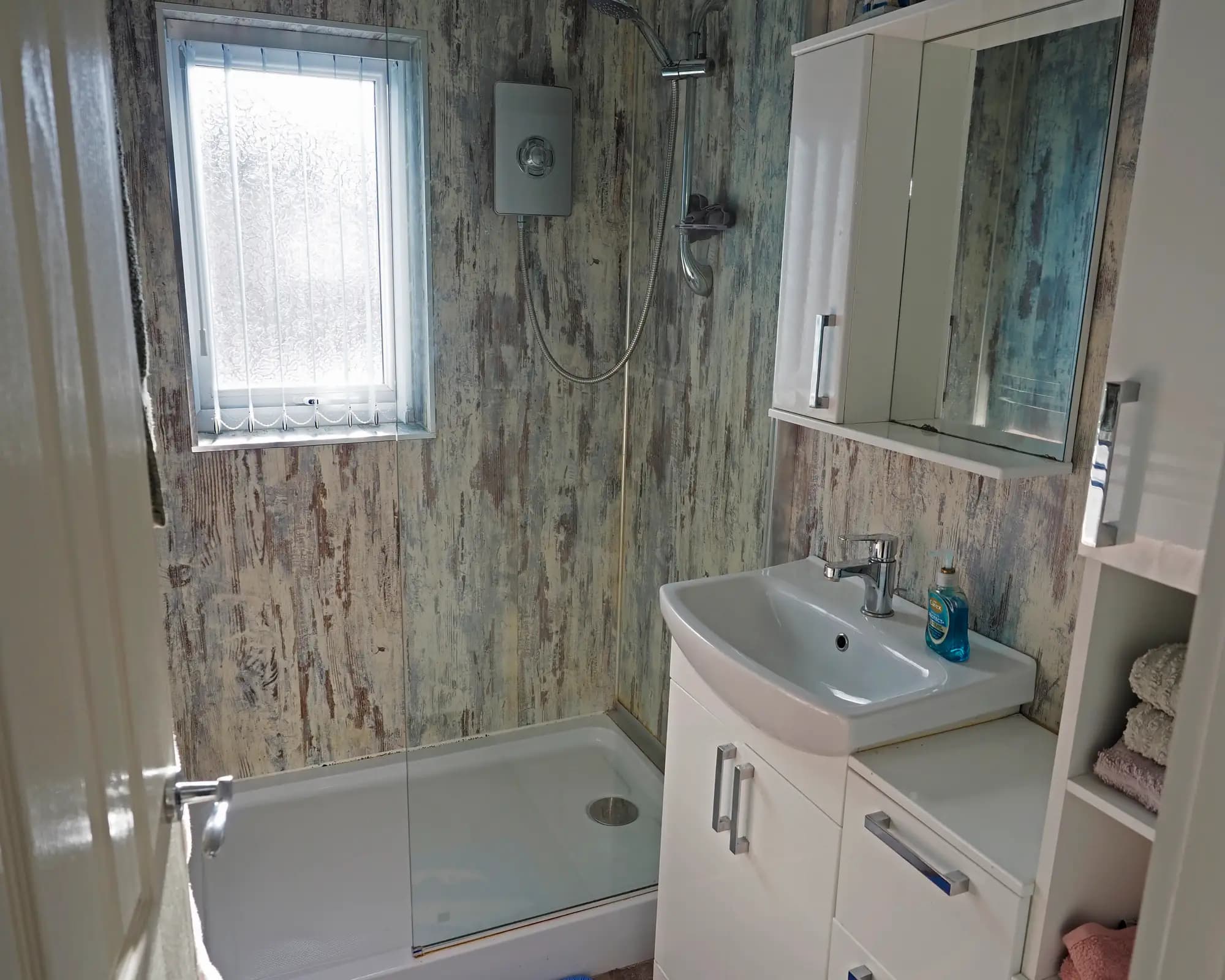 property photo 11 of 25