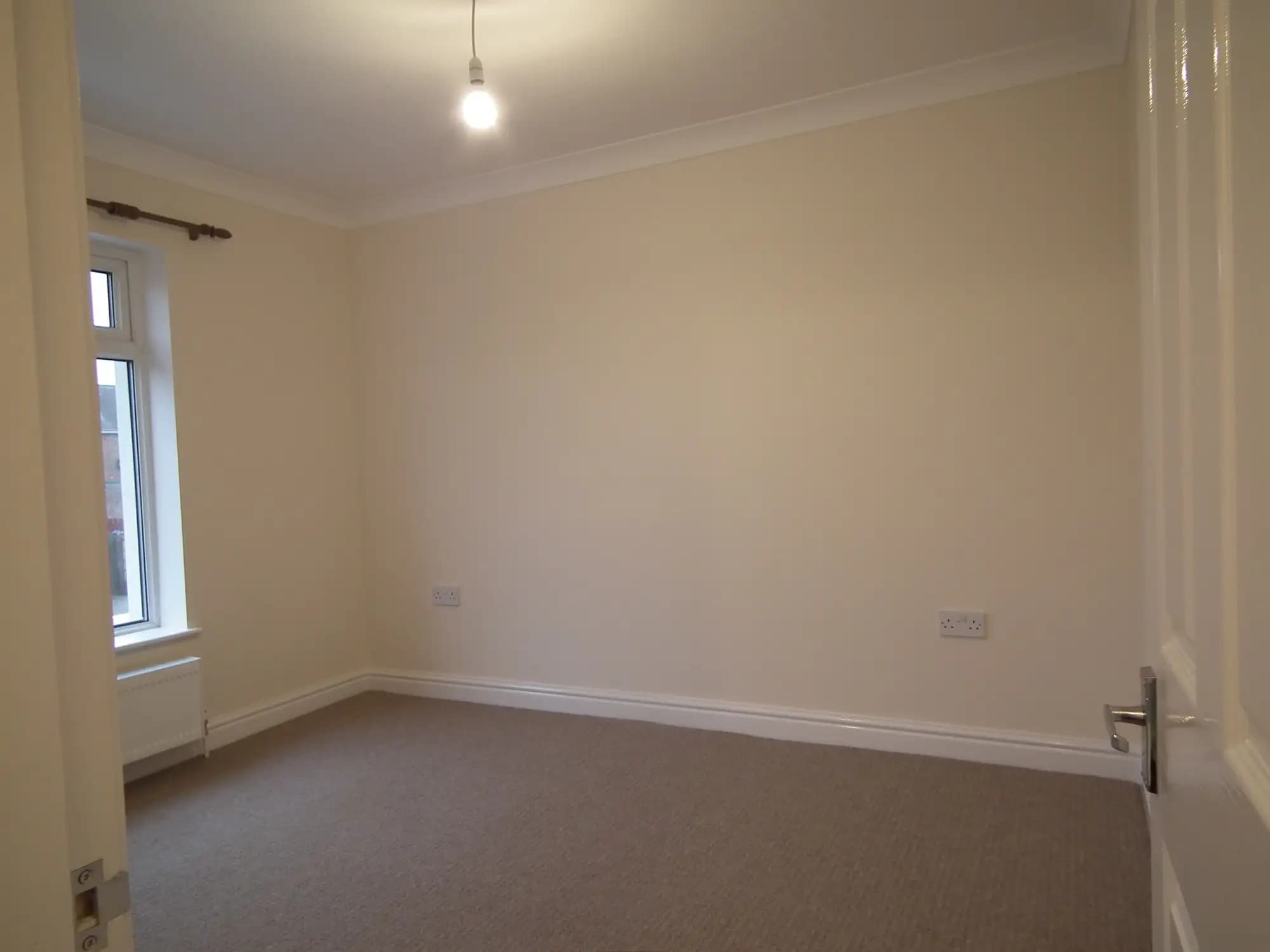 property photo 4 of 15