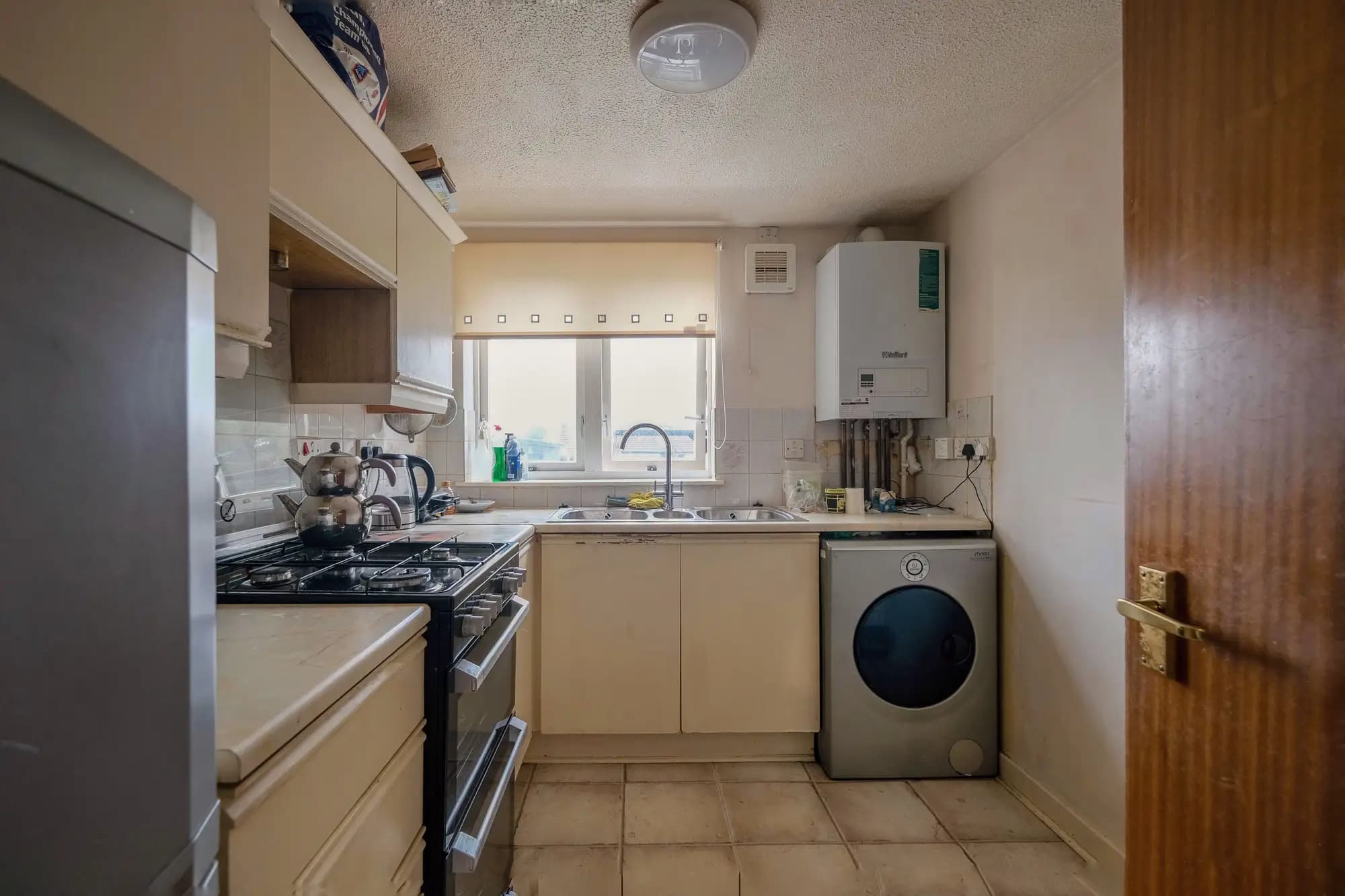property photo 6 of 28