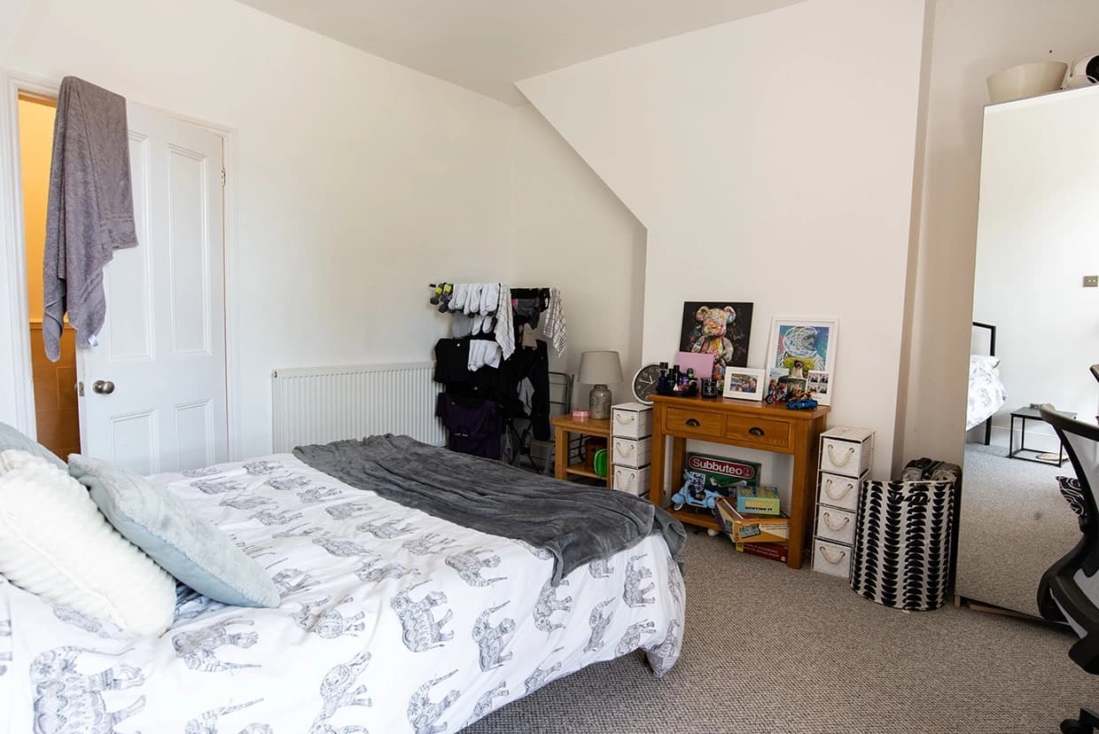 property photo 10 of 17