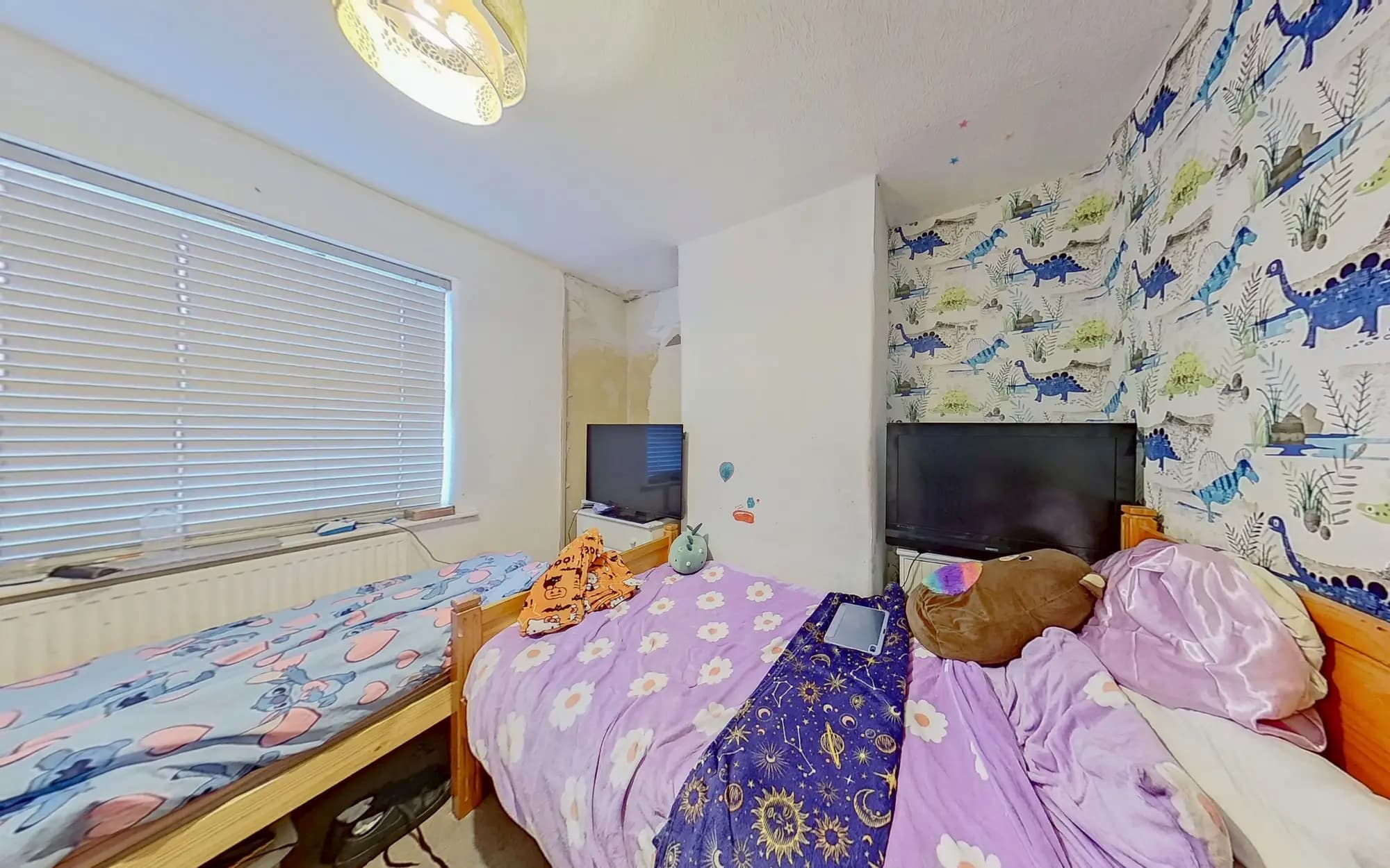 property photo 7 of 16