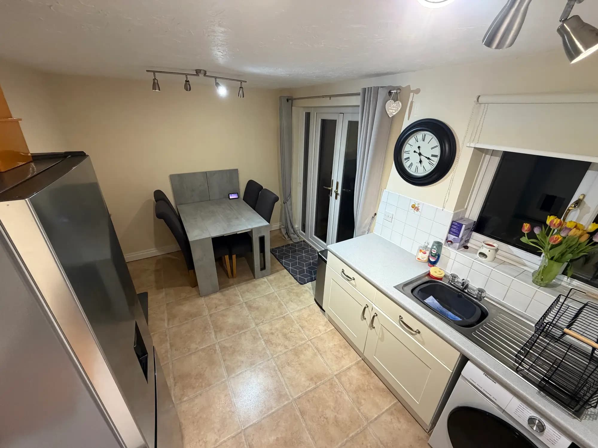 property photo 6 of 17