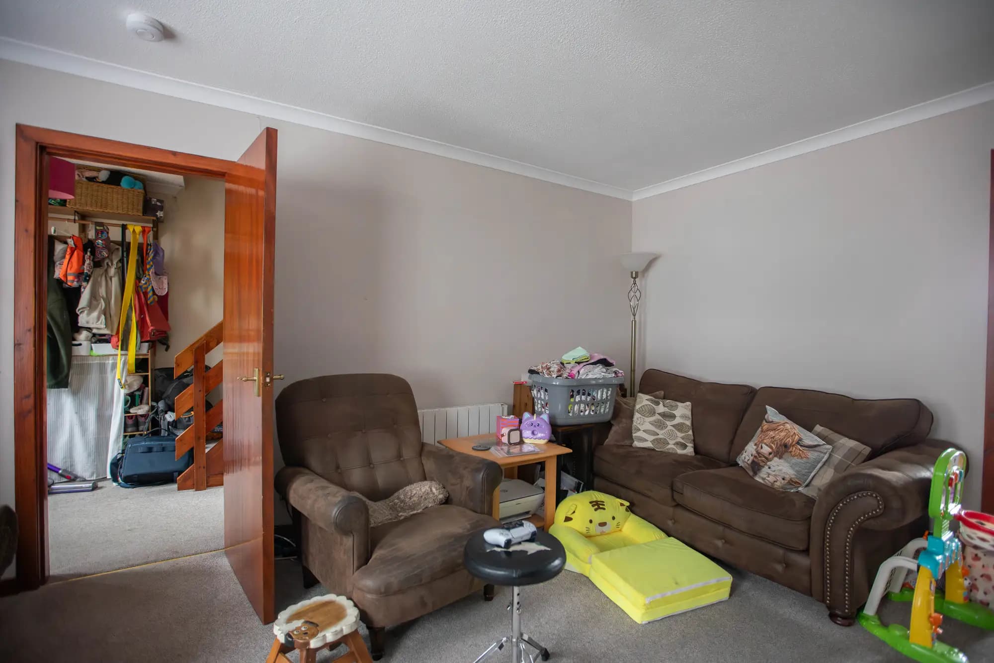 property photo 5 of 27