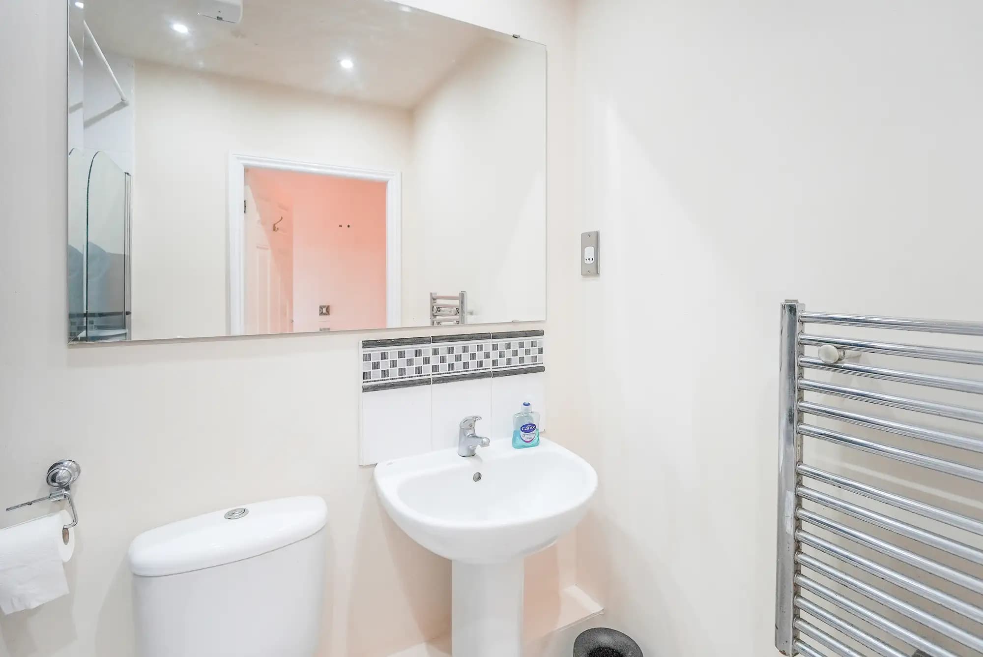 property photo 6 of 17