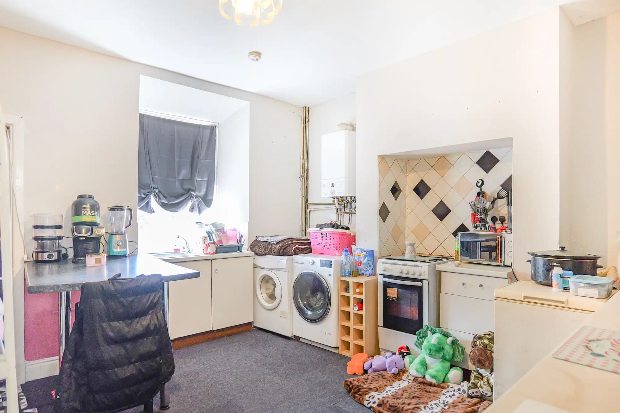 property photo 5 of 24