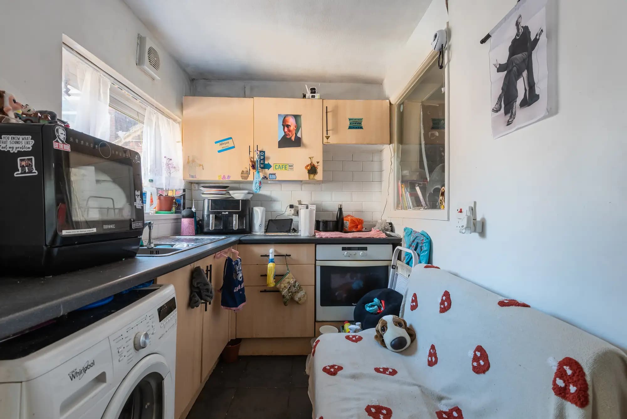 property photo 5 of 15