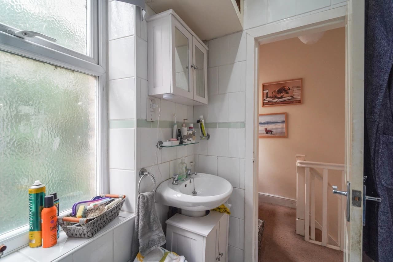 property photo 12 of 17