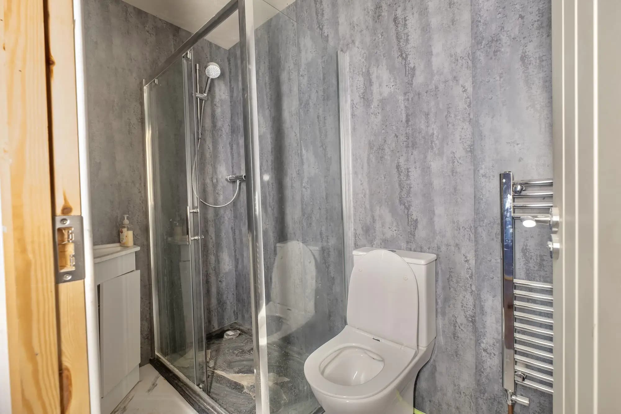 property photo 9 of 13