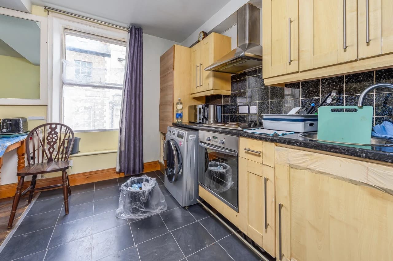 property photo 11 of 35