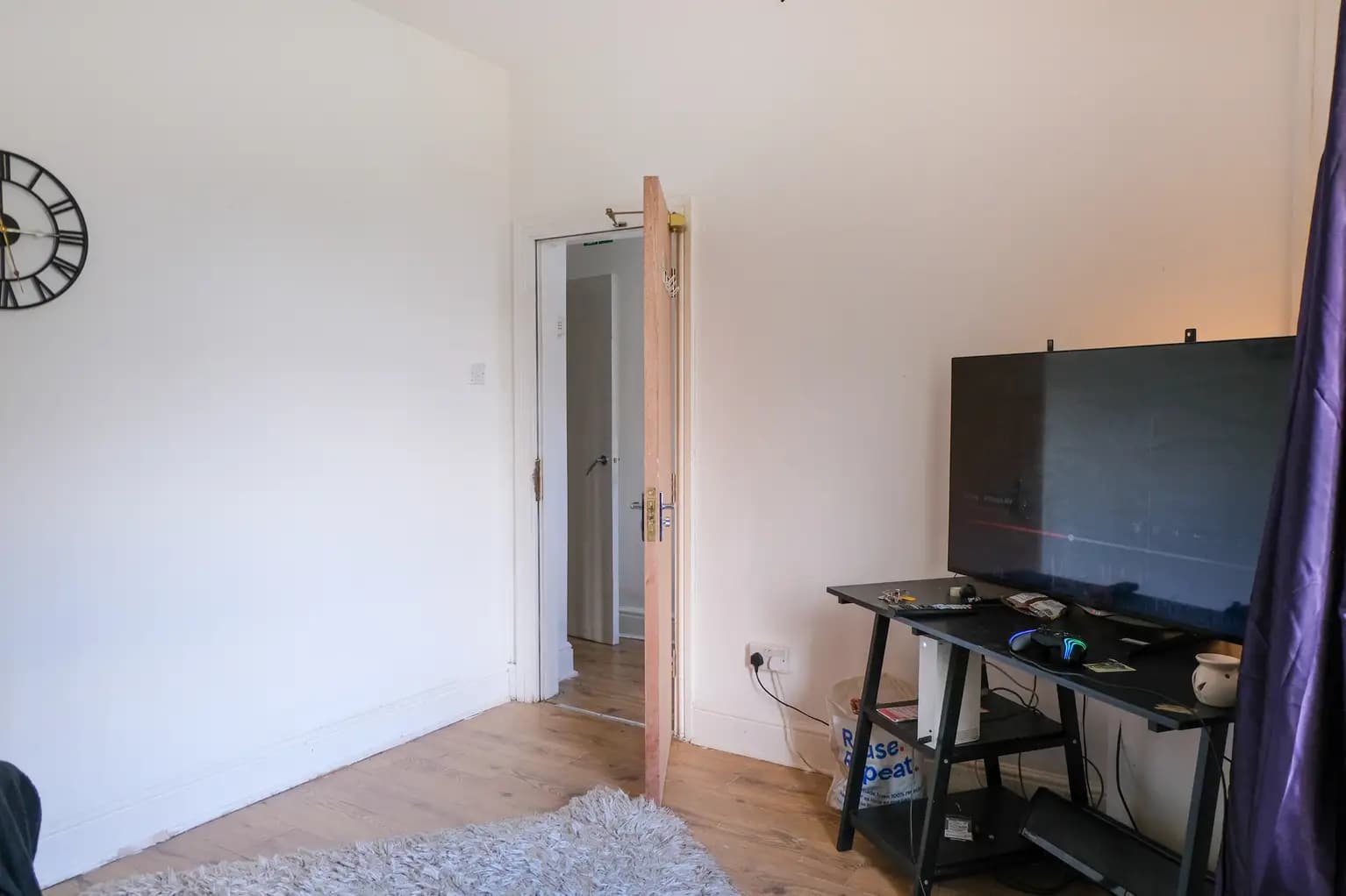 property photo 8 of 18