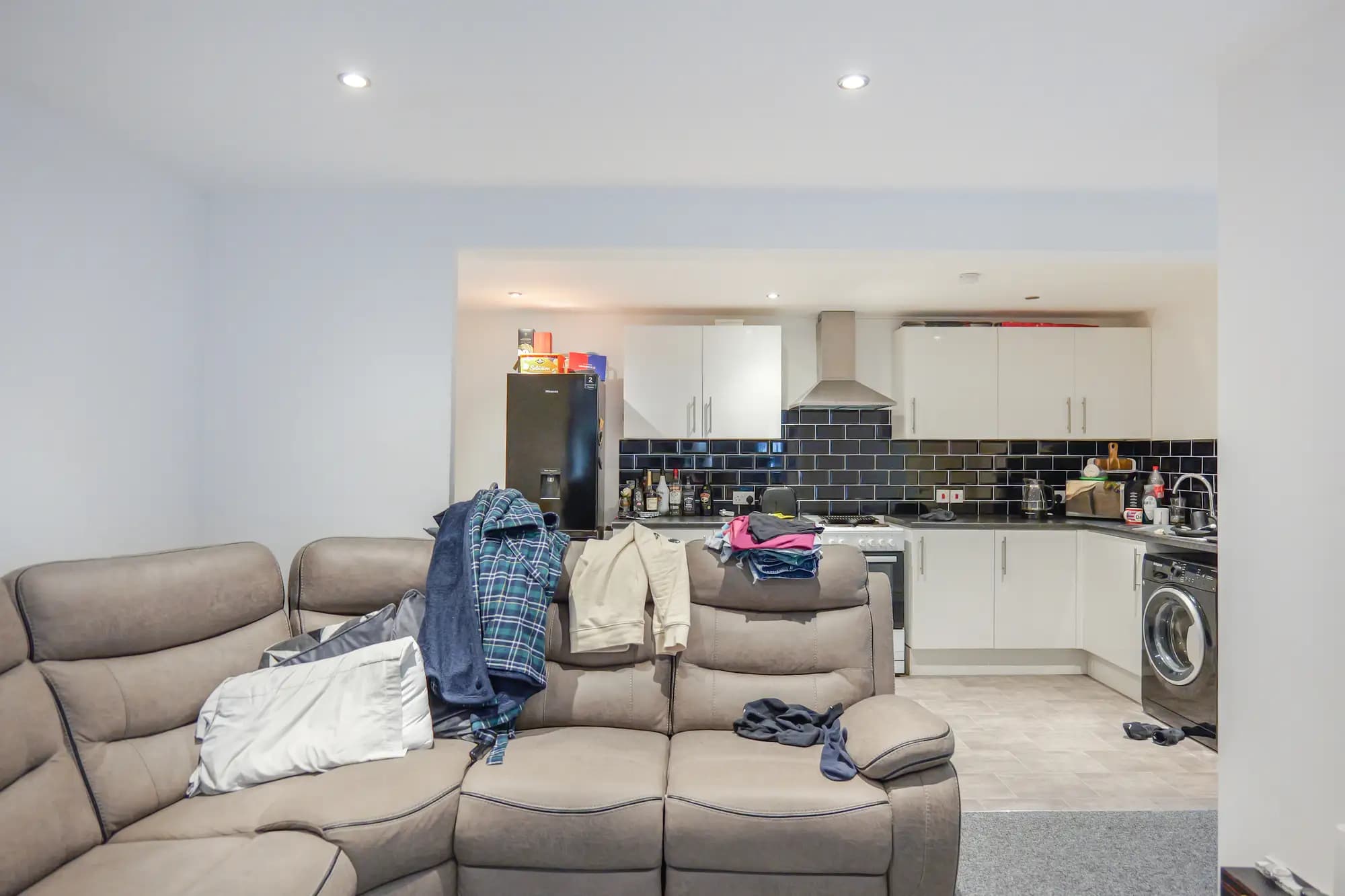 property photo 5 of 16