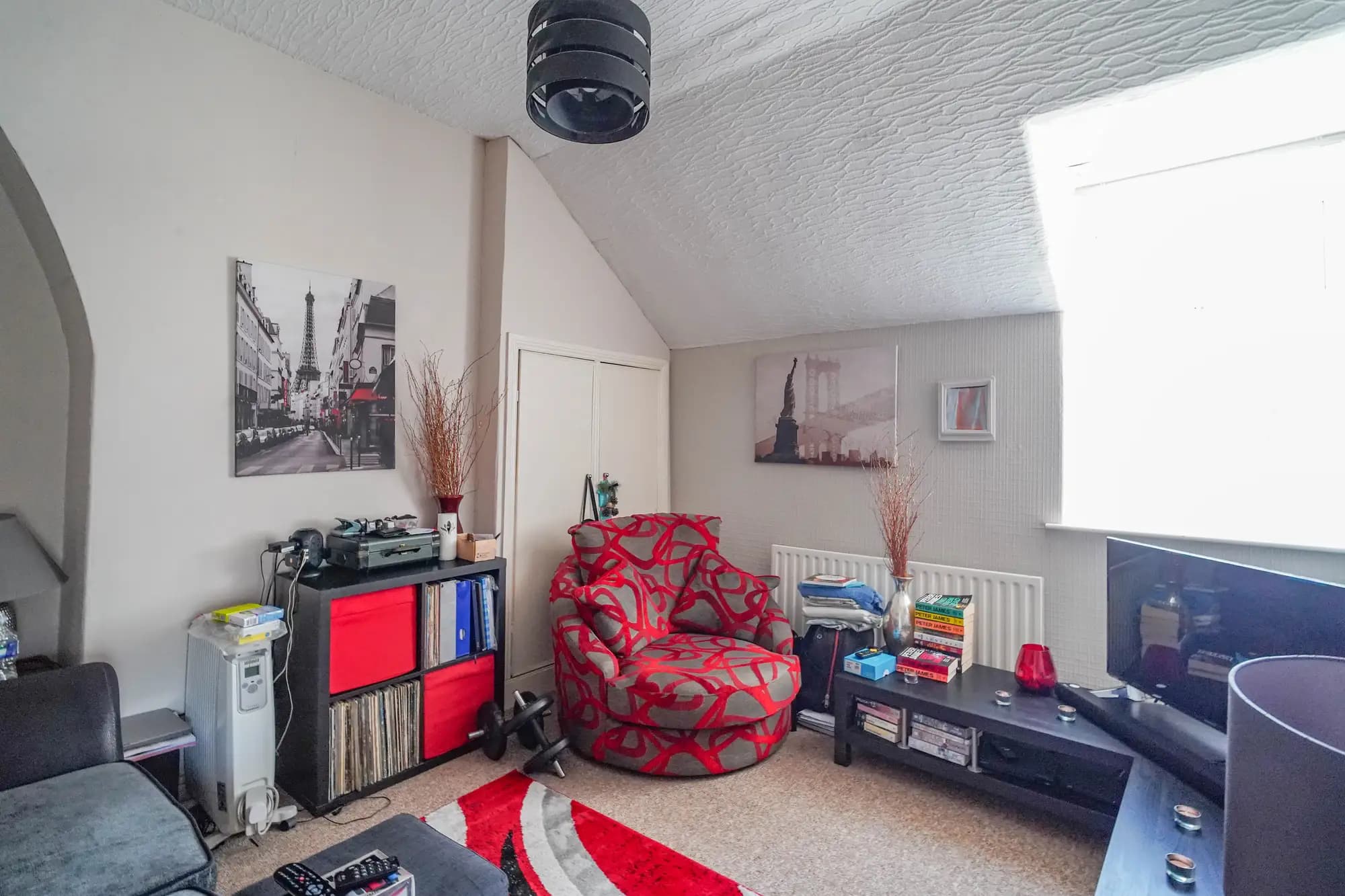 property photo 10 of 16