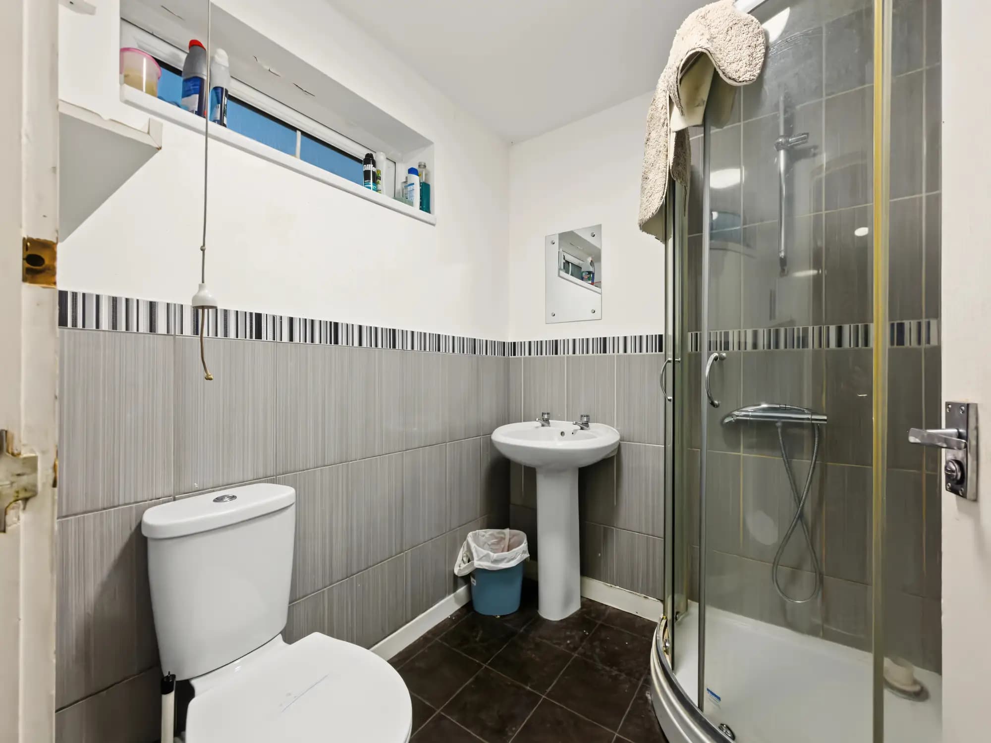 property photo 8 of 25