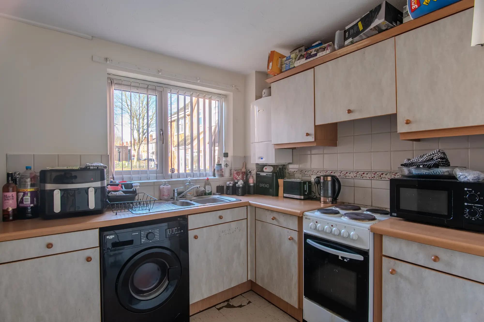 property photo 6 of 21