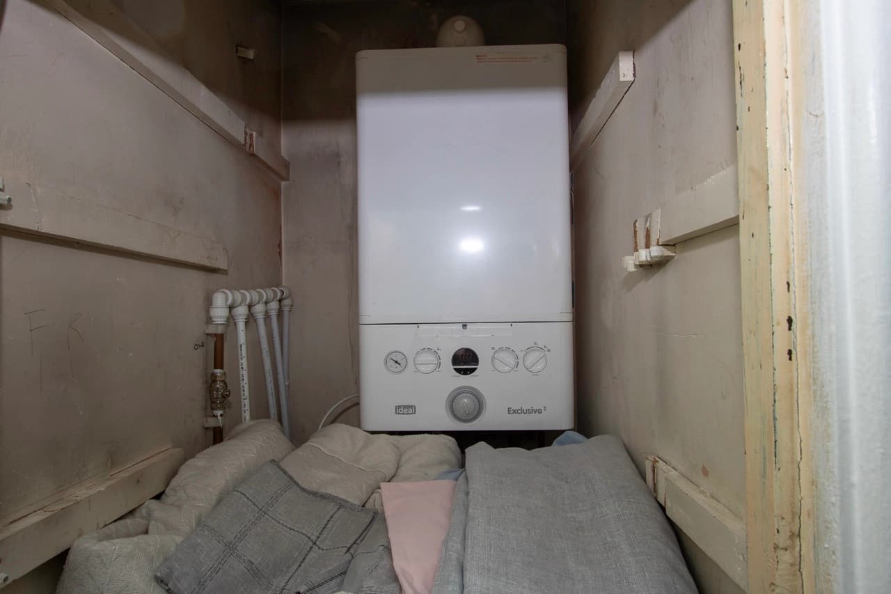 property photo 16 of 19