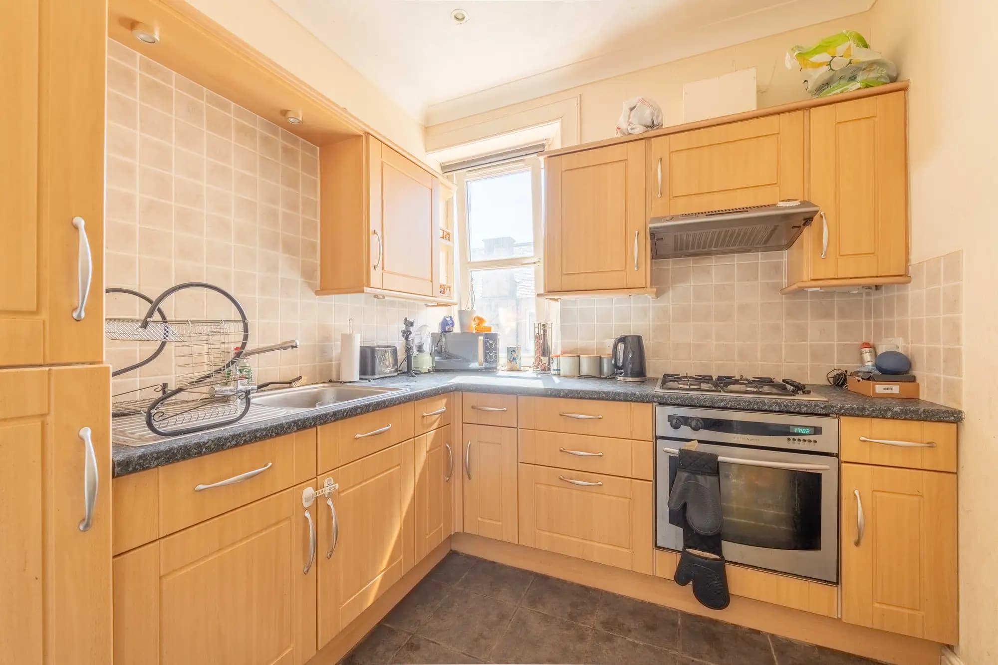 property photo 8 of 33
