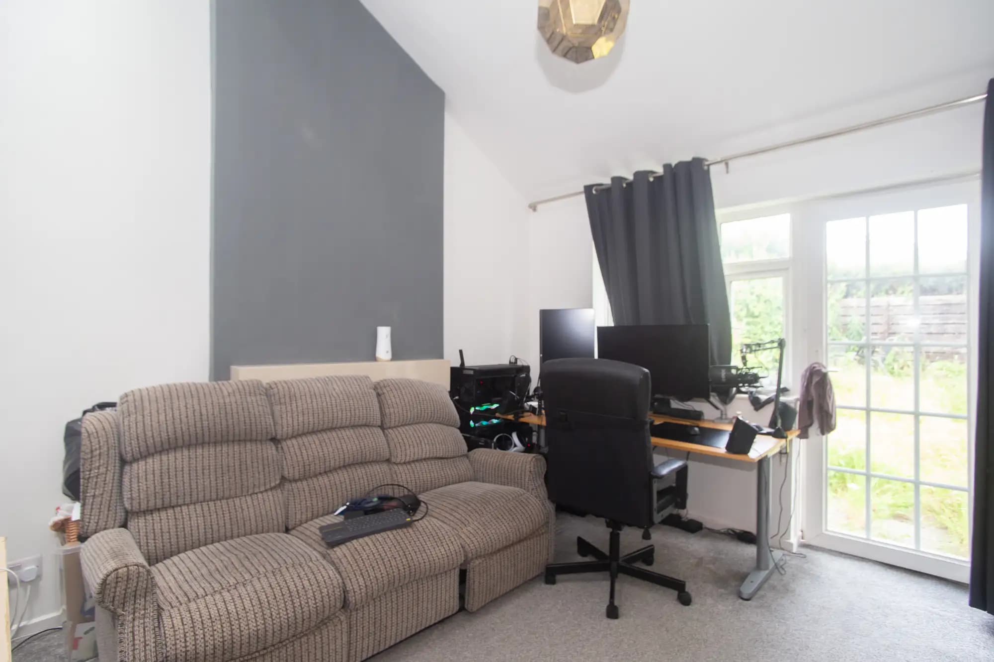 property photo 5 of 19
