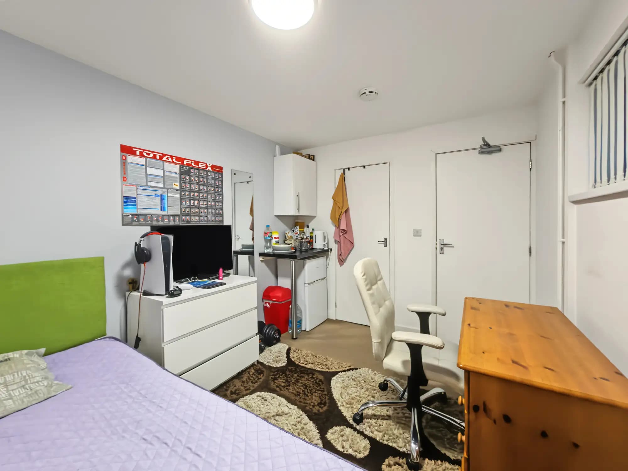 property photo 11 of 25
