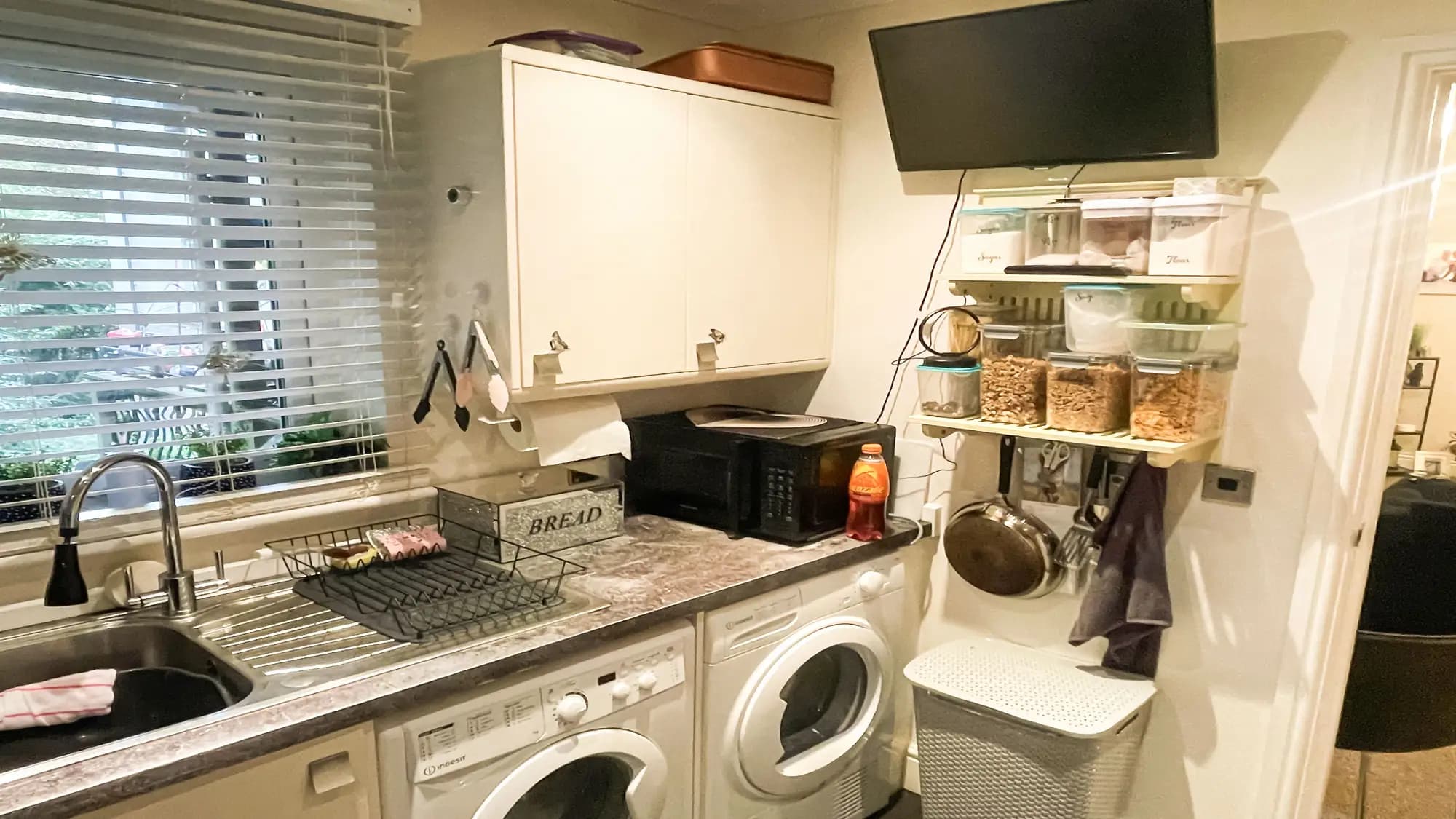 property photo 4 of 23