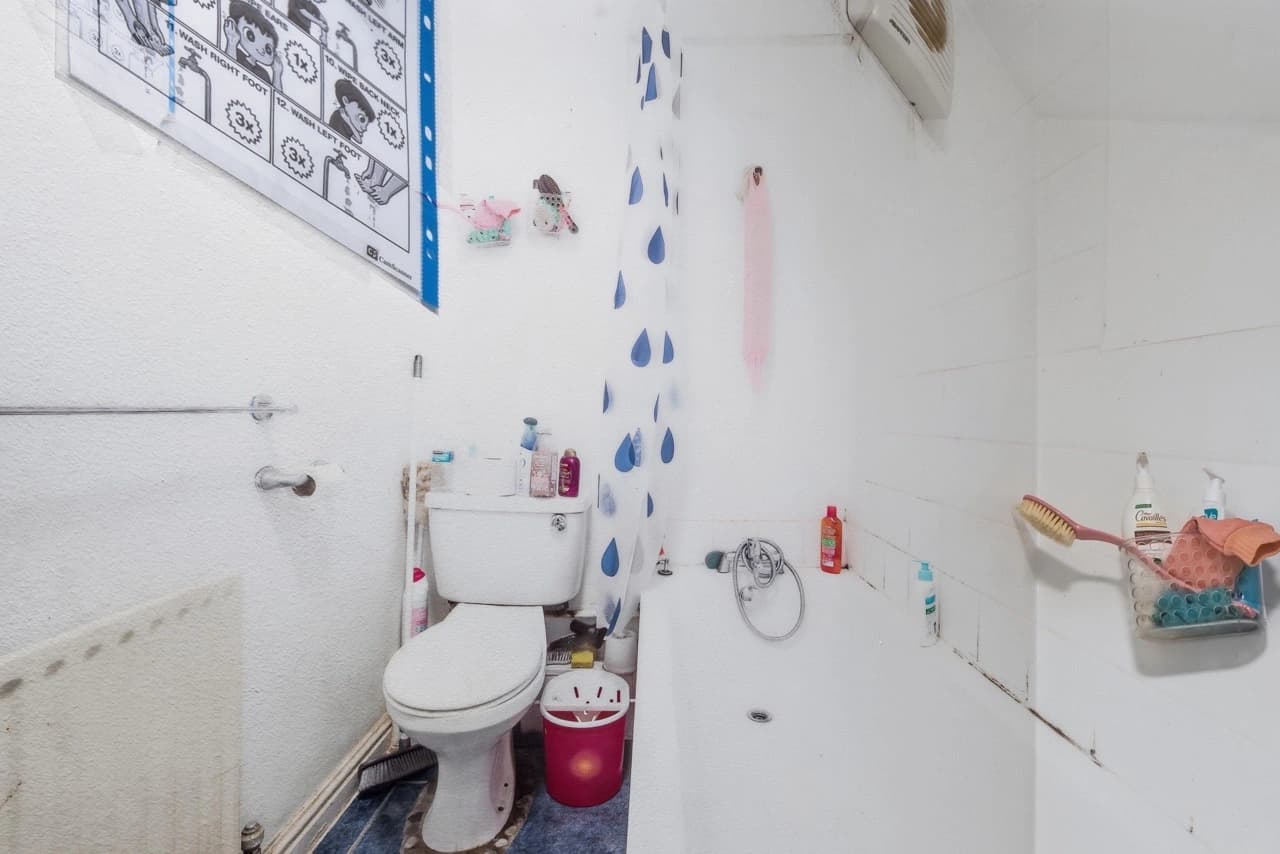 property photo 6 of 15