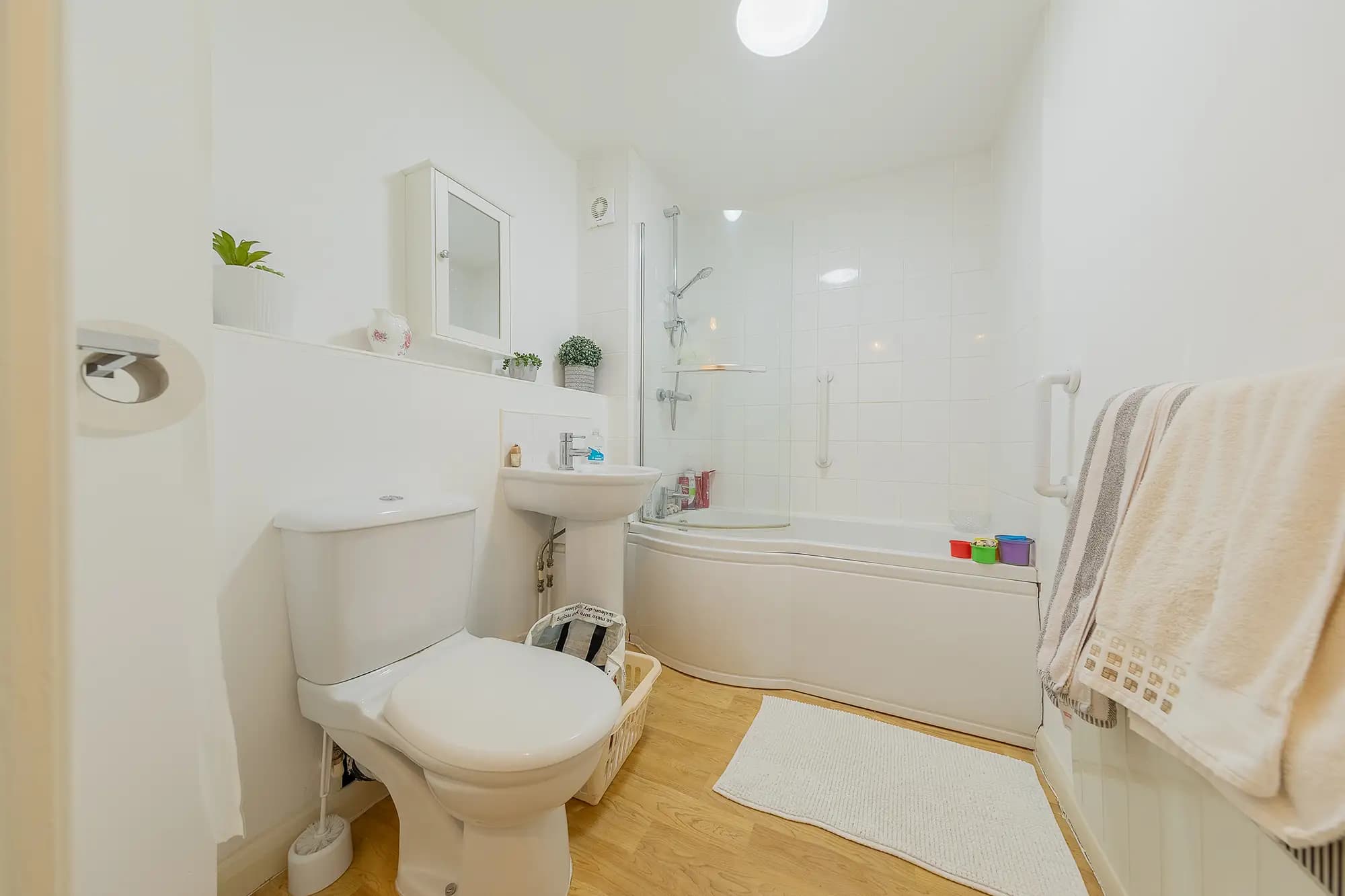 property photo 7 of 15
