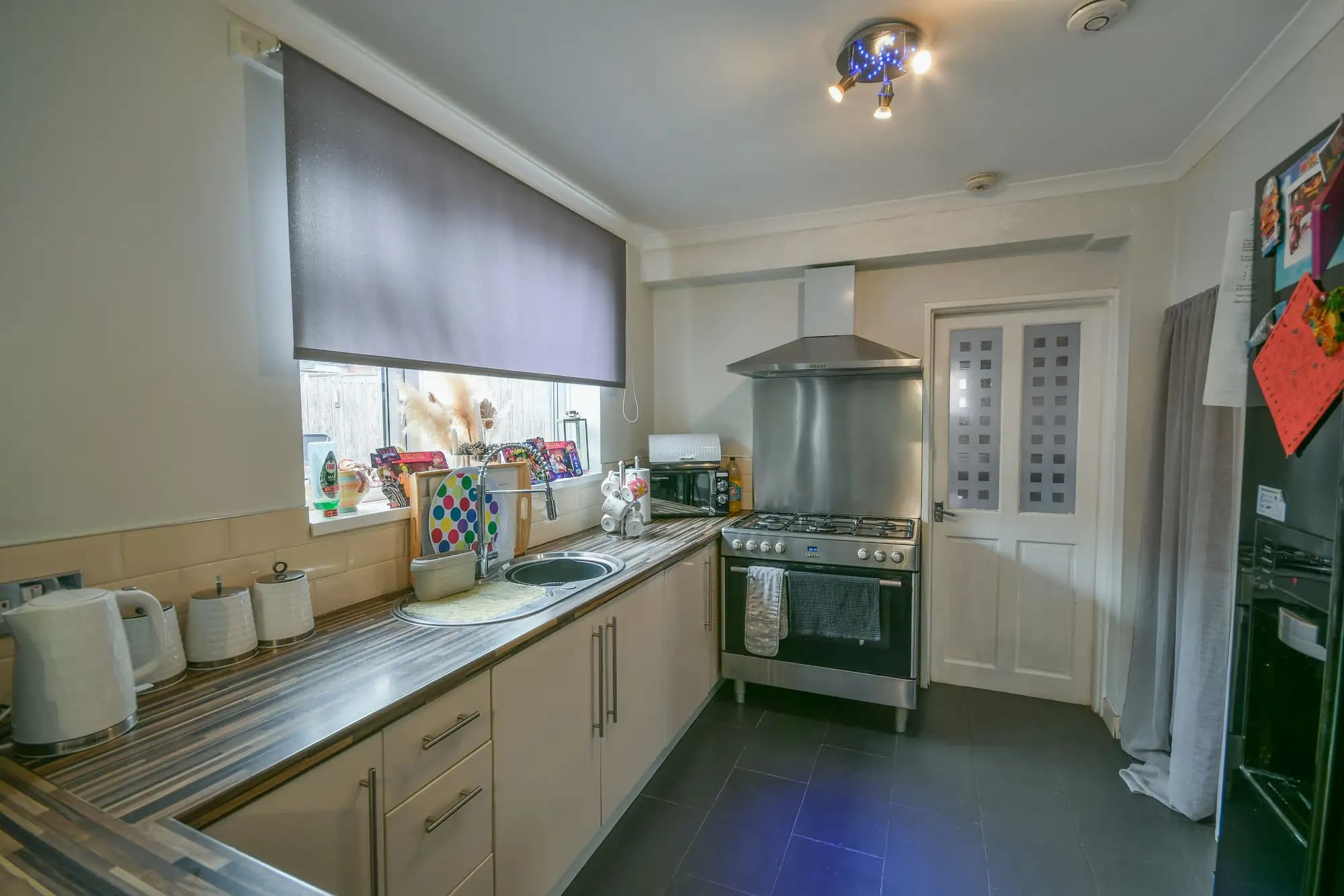 property photo 6 of 16