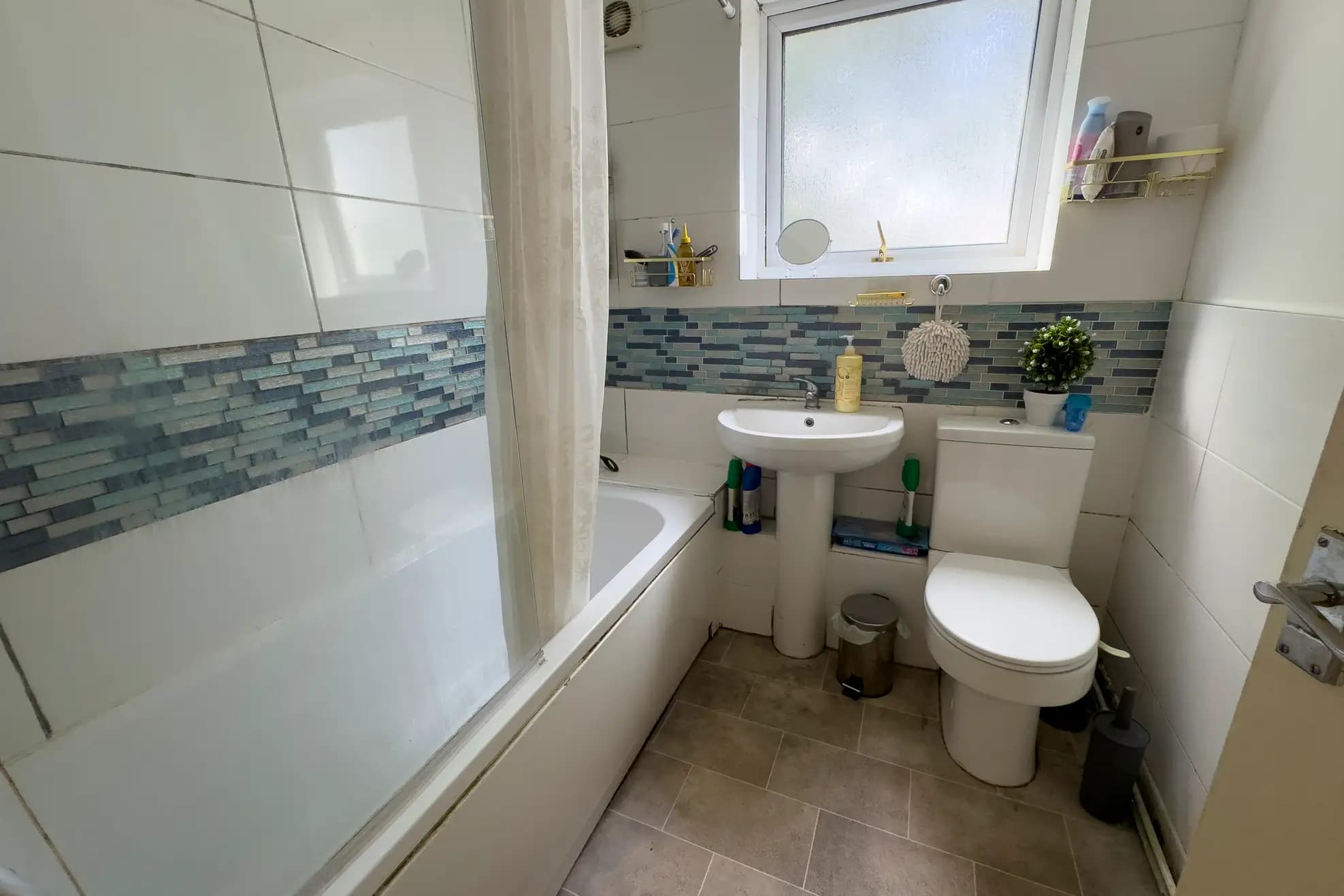 property photo 7 of 19