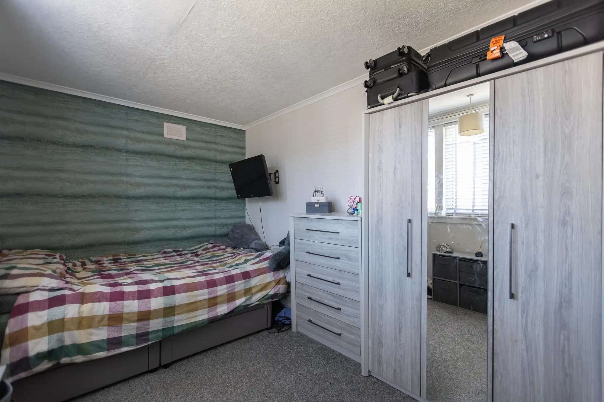 property photo 19 of 25